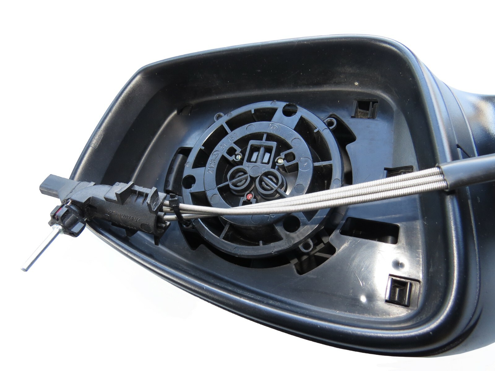 Volkswagen Jetta 2011-2018 OEM Side View Mirror Right (Passenger Side) – Image 3