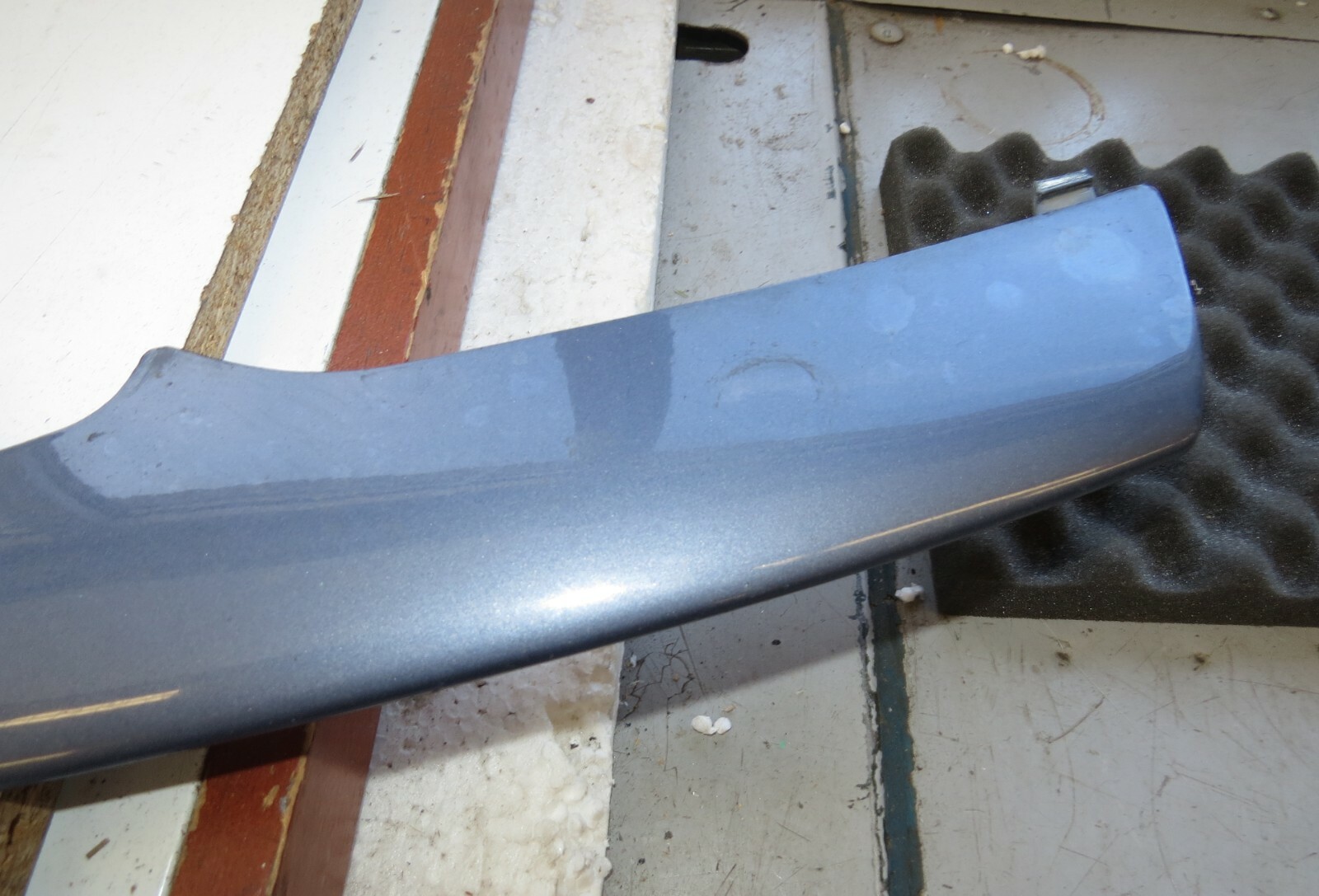 BMW 323Ci 2000 OEM Front Bumper Lip Trim 51118212398 - Image 6