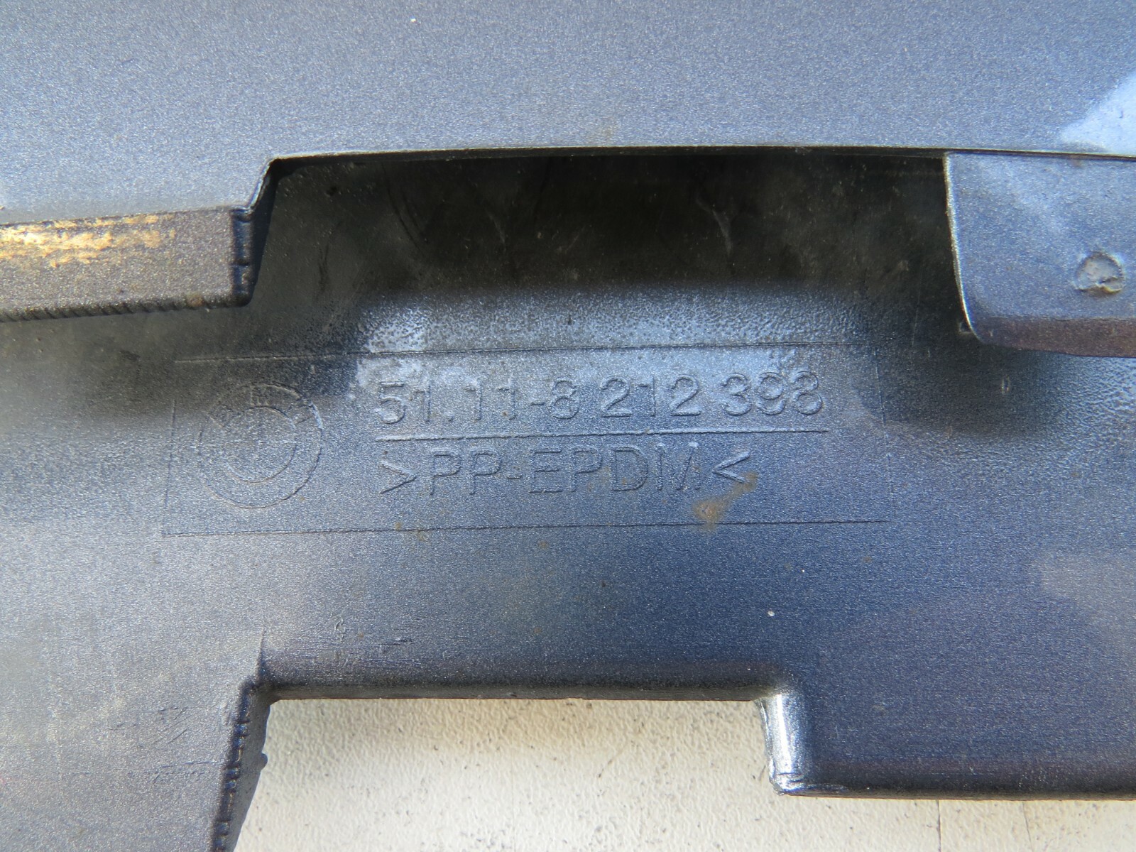 BMW 323Ci 2000 OEM Front Bumper Lip Trim 51118212398 - Image 11