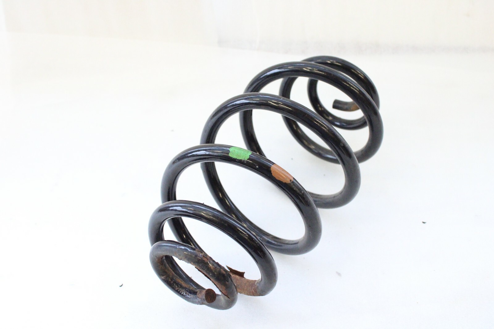 Volkswagen Passat 1998 1999 2000 2001 2002 2003 2004 2005 OEM Coil Spring Rear - Image 4