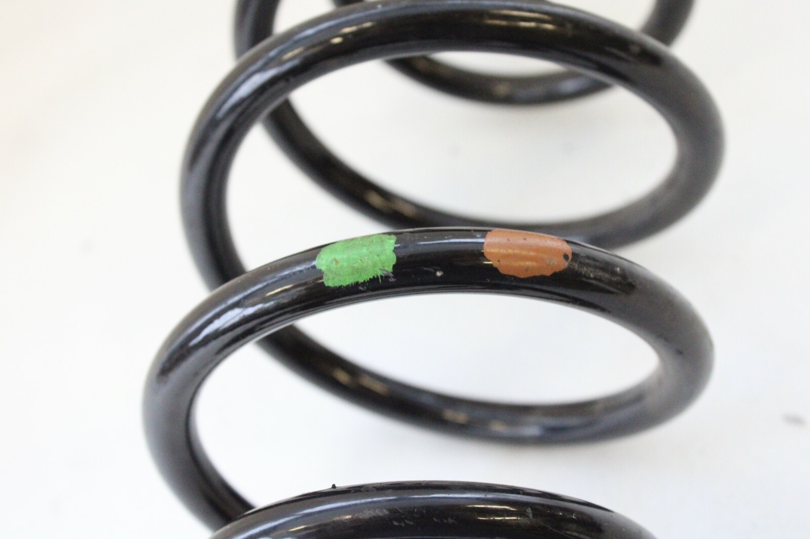 Volkswagen Passat 1998 1999 2000 2001 2002 2003 2004 2005 OEM Coil Spring Rear - Image 5