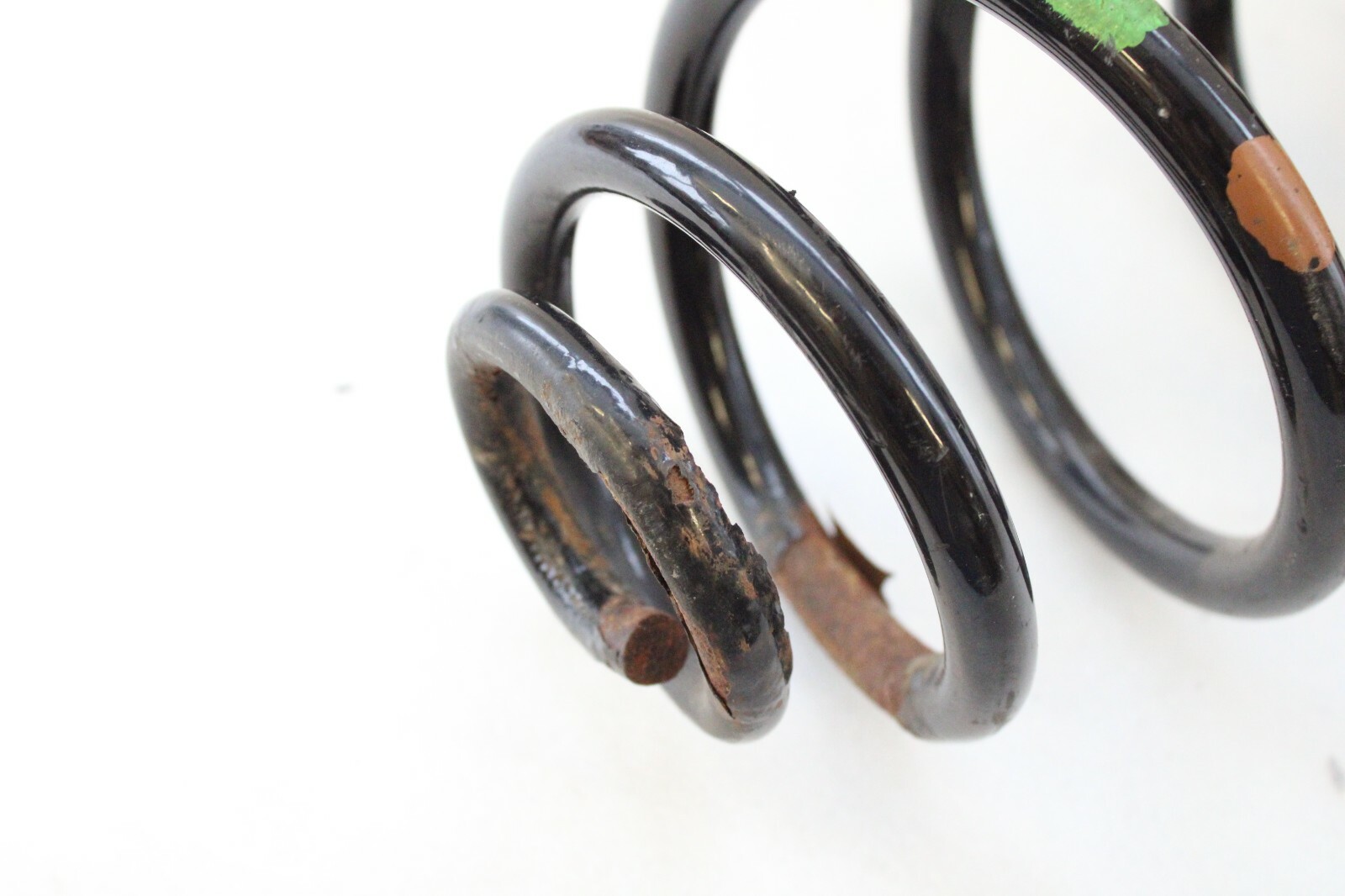 Volkswagen Passat 1998 1999 2000 2001 2002 2003 2004 2005 OEM Coil Spring Rear - Image 7