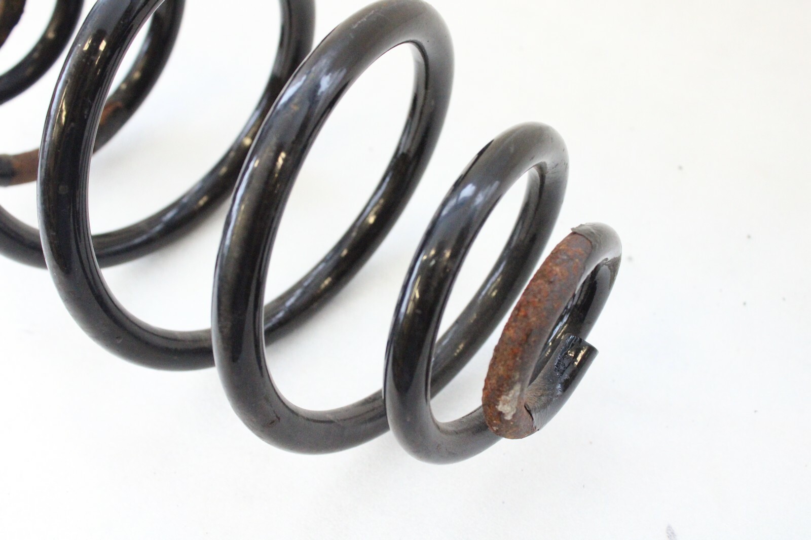 Volkswagen Passat 1998 1999 2000 2001 2002 2003 2004 2005 OEM Coil Spring Rear - Image 8