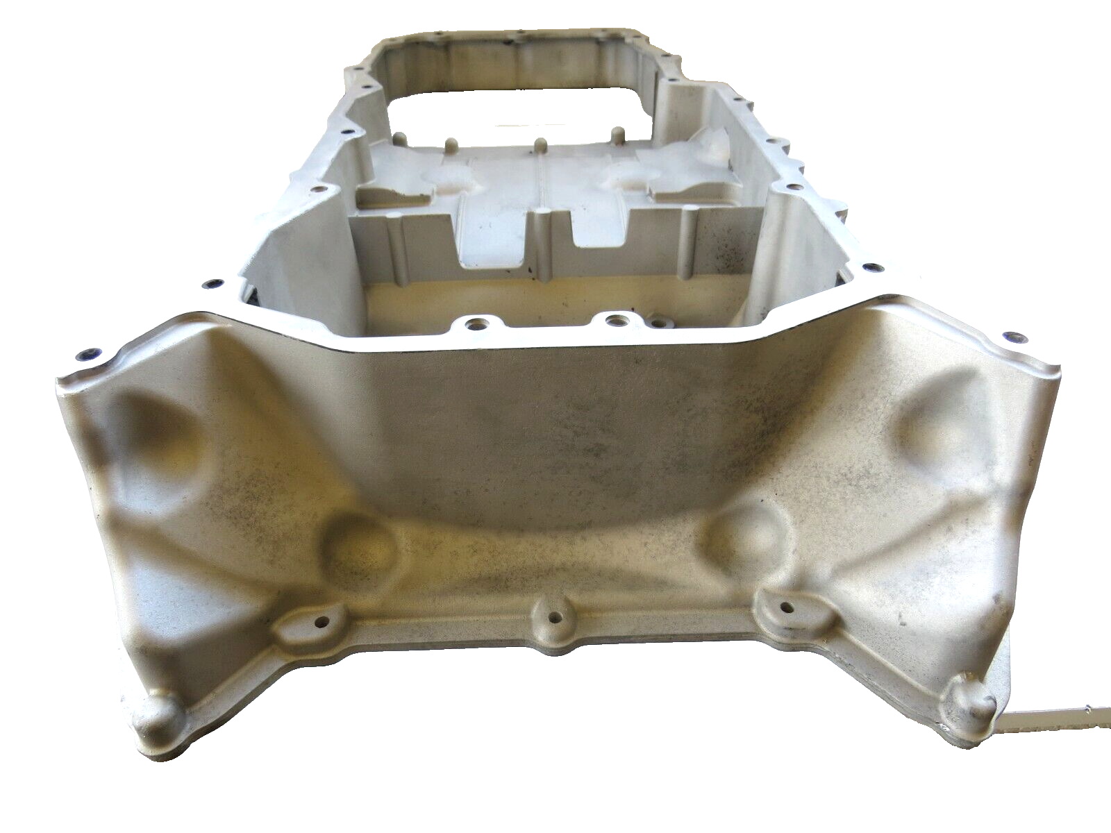 Mercedes C63 AMG CLS CLK E63 SL63 AMG 2007-2015 OEM Engine Oil Pan Upper - Image 6