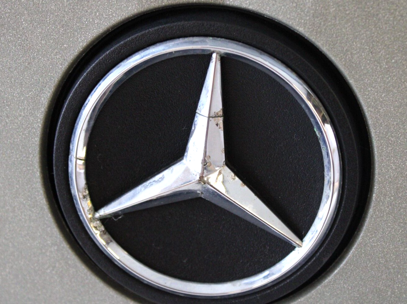 Mercedes S350 2012-2013 OEM Engine Top Cover - Image 5
