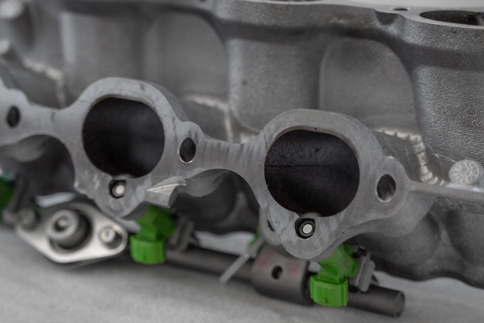 Nissan Altima Murano Pathfinder Quest 3.5L Lower intake manifold and Injectors - Image 7
