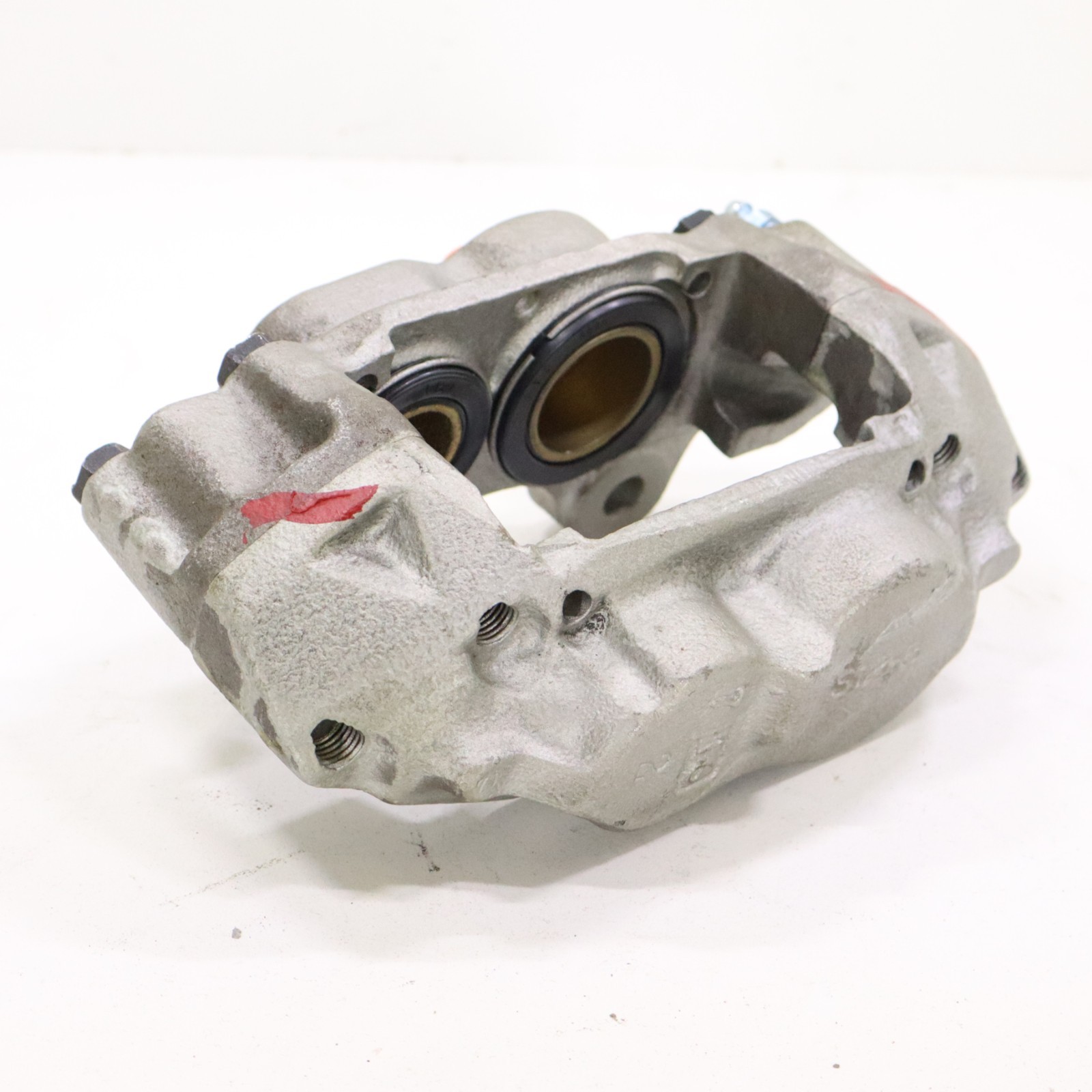 Toyota 4Runner Pickup 1984-1985 OEM Brake Caliper Front Right (Passenger Side) – Image 3