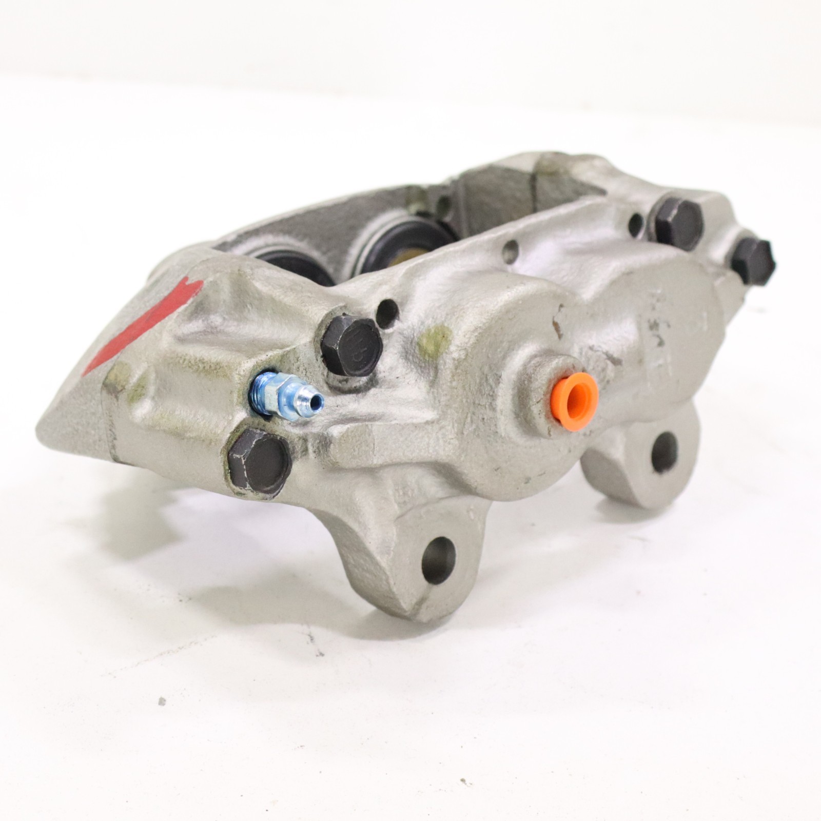 Toyota 4Runner Pickup 1984-1985 OEM Brake Caliper Front Right (Passenger Side) – Image 7