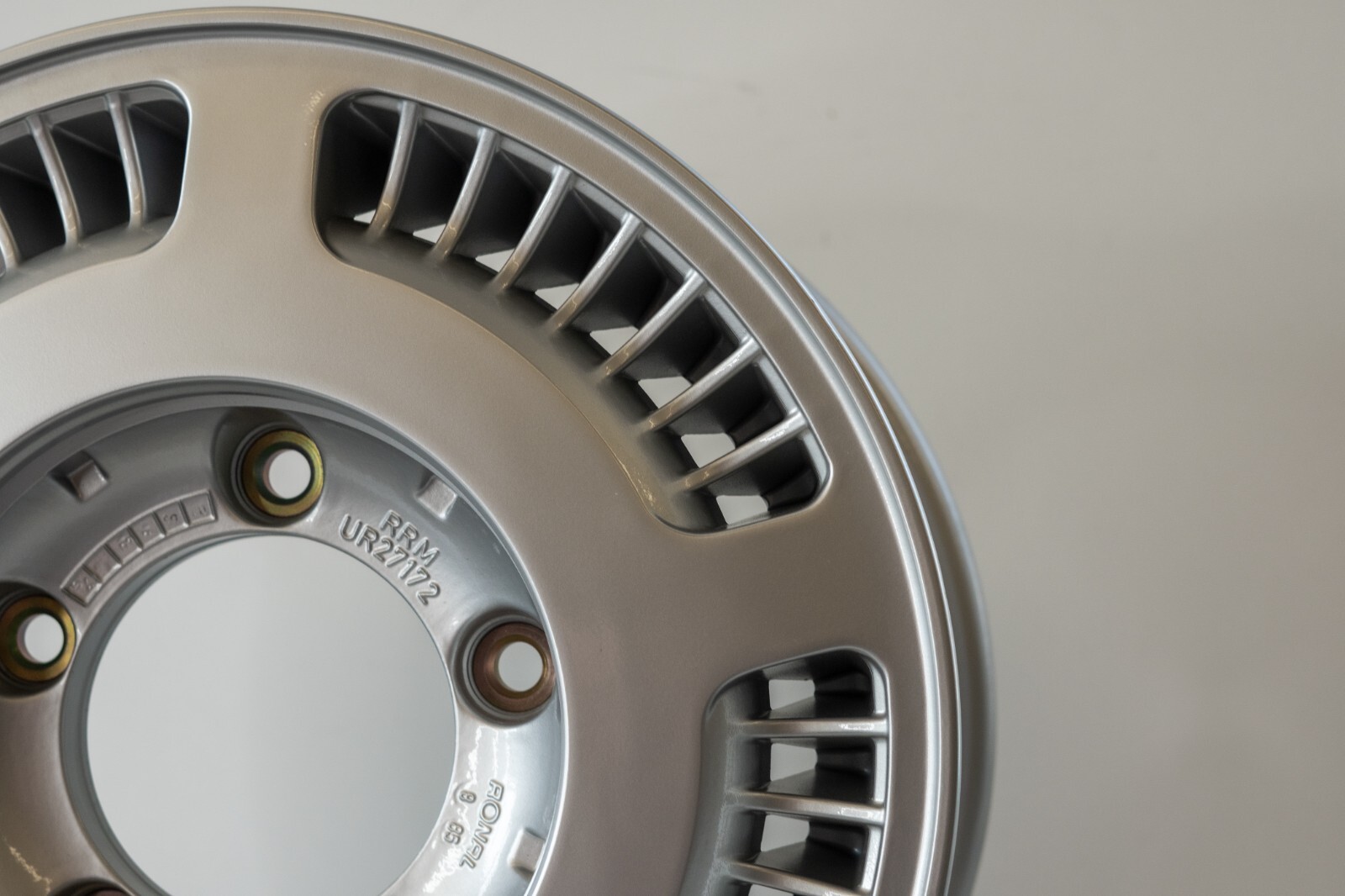 Bentley Turbo R RL 15" rim OEM 1985 1986 Genuine Original Mag wheel 7.5x15 - Image 4