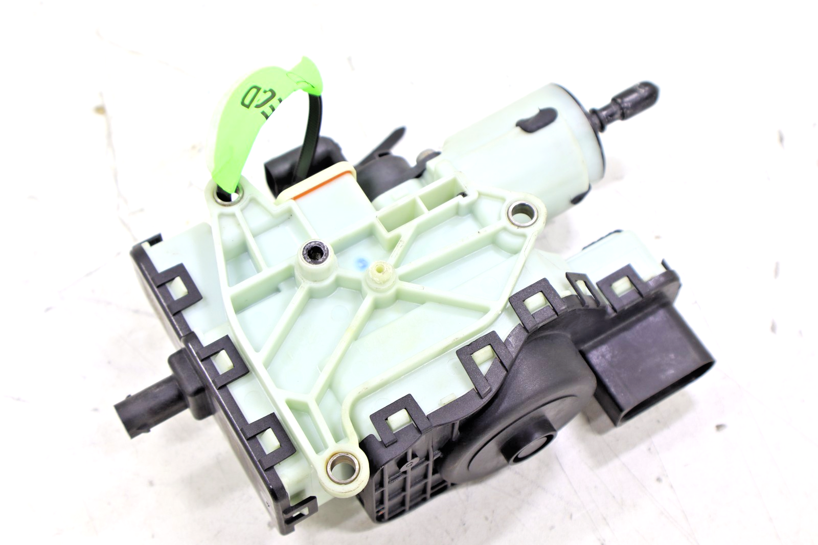 Mercedes DIESEL 2010-2018 OEM DEF Reduction Agent Pump Adblue Fluid Pump