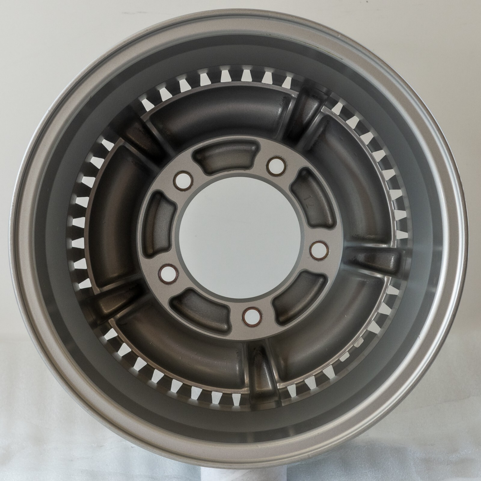 Bentley Turbo R RL 15" rim OEM 1985 1986 Genuine Original Mag wheel 7.5x15 - Image 9