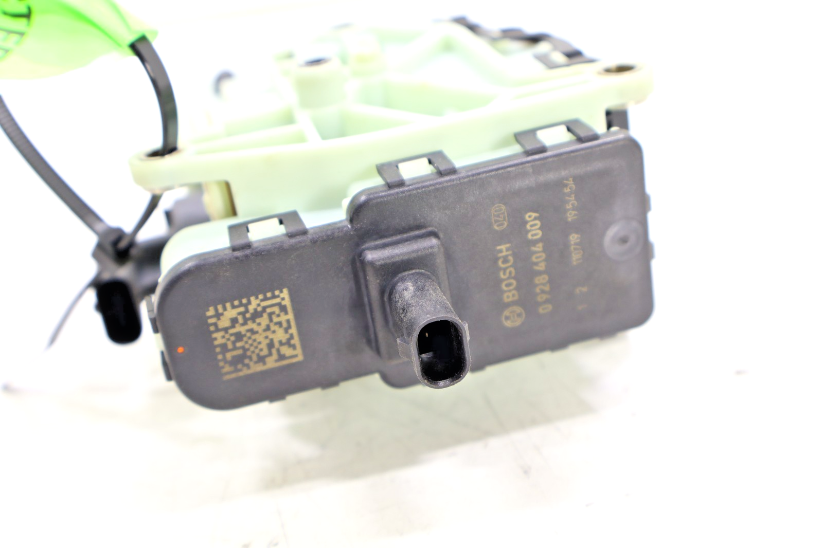 Mercedes DIESEL 2010-2018 OEM DEF Reduction Agent Pump Adblue Fluid Pump – Image 6