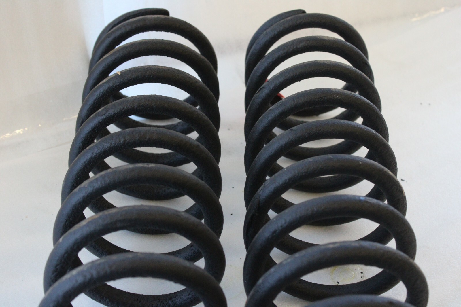 Rolls-Royce Silver Spirit 1988 OEM Coil Spring Set Rear UR23473, UR72471 – Image 7