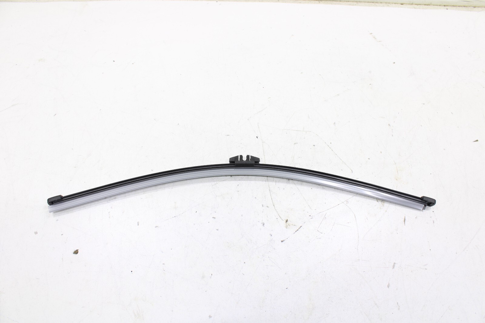 Volvo V70 XC70 2008-2016 NEW Rear Windshield Wiper Arm w/ Blade 30663893 - Image 2