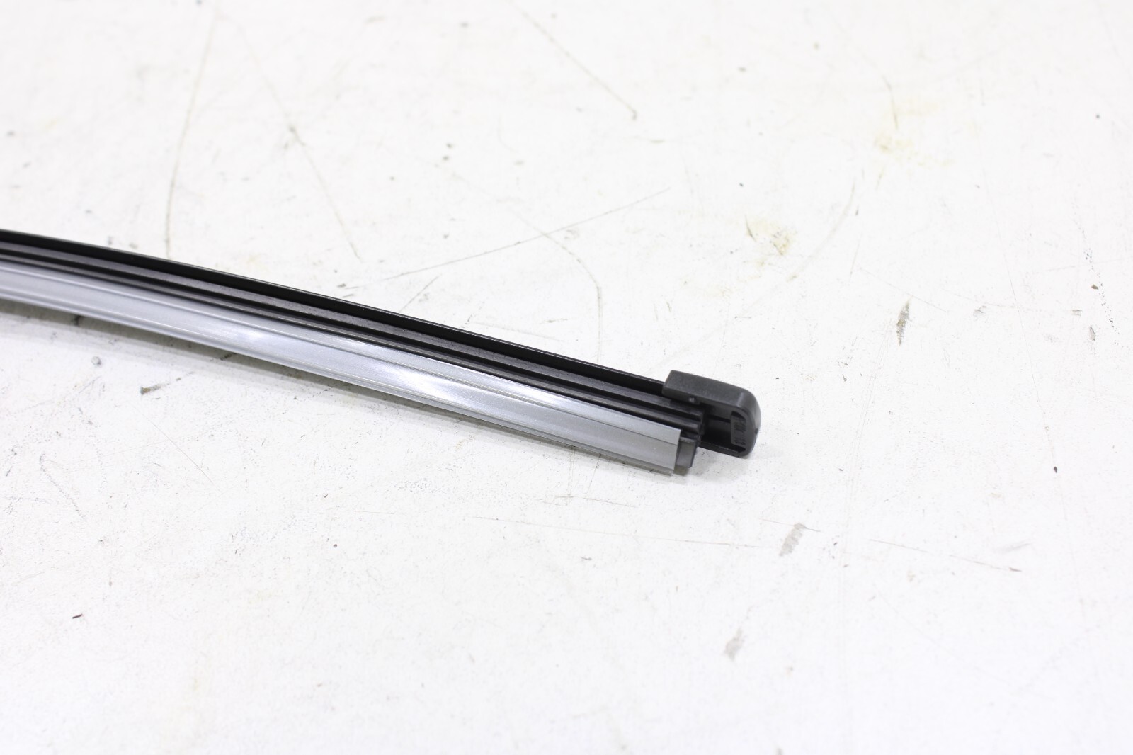 Volvo V70 XC70 2008-2016 NEW Rear Windshield Wiper Arm w/ Blade 30663893 - Image 9