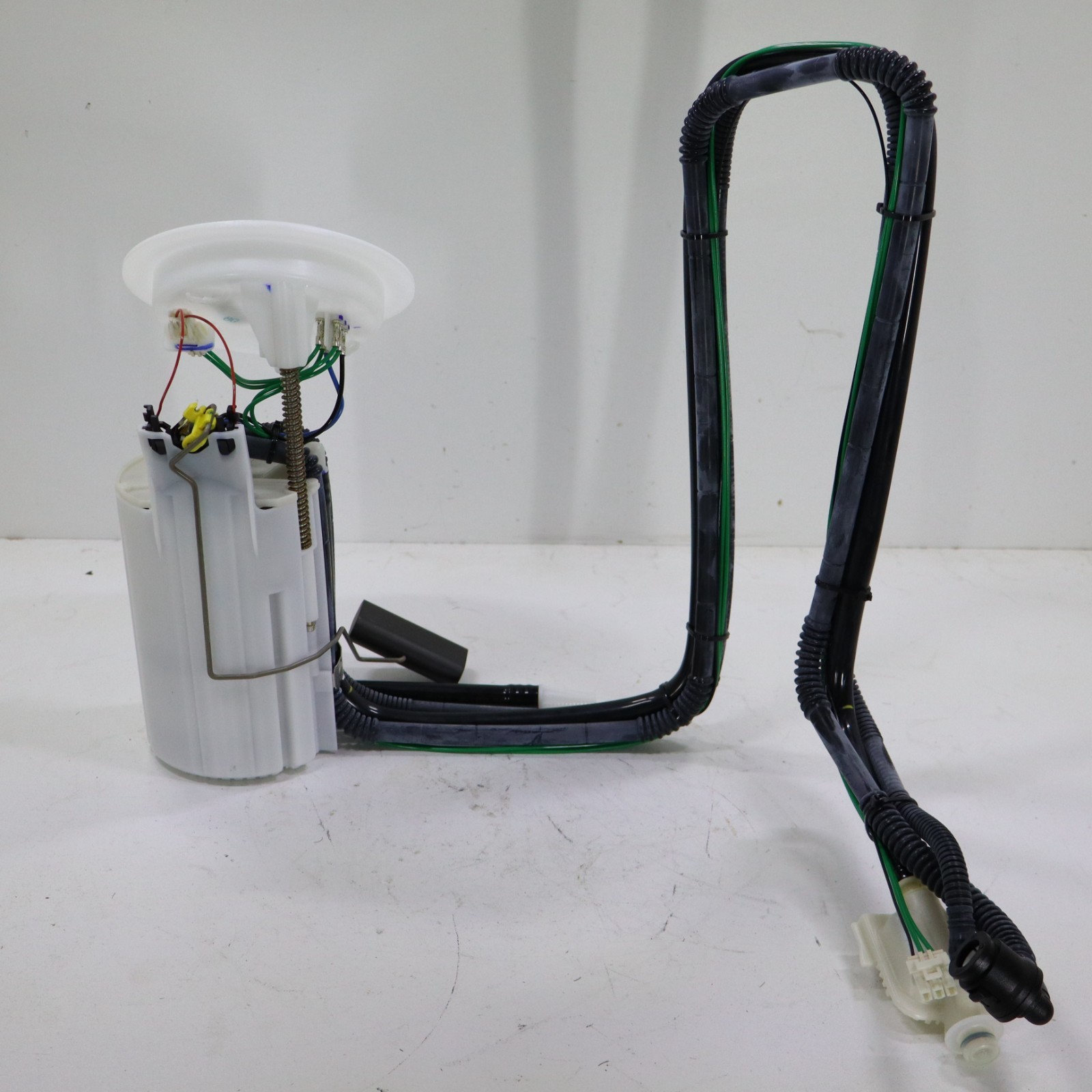 BMW 525i 530i 545i 550i 645Ci 650i 2004-2010 OEM Fuel Pump - Image 5