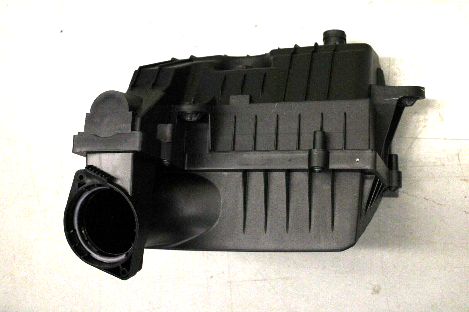 Audi A3 S3 Volkswagen Tiguan 2017 2018 2019 2020 2021 OEM Air Cleaner Housing