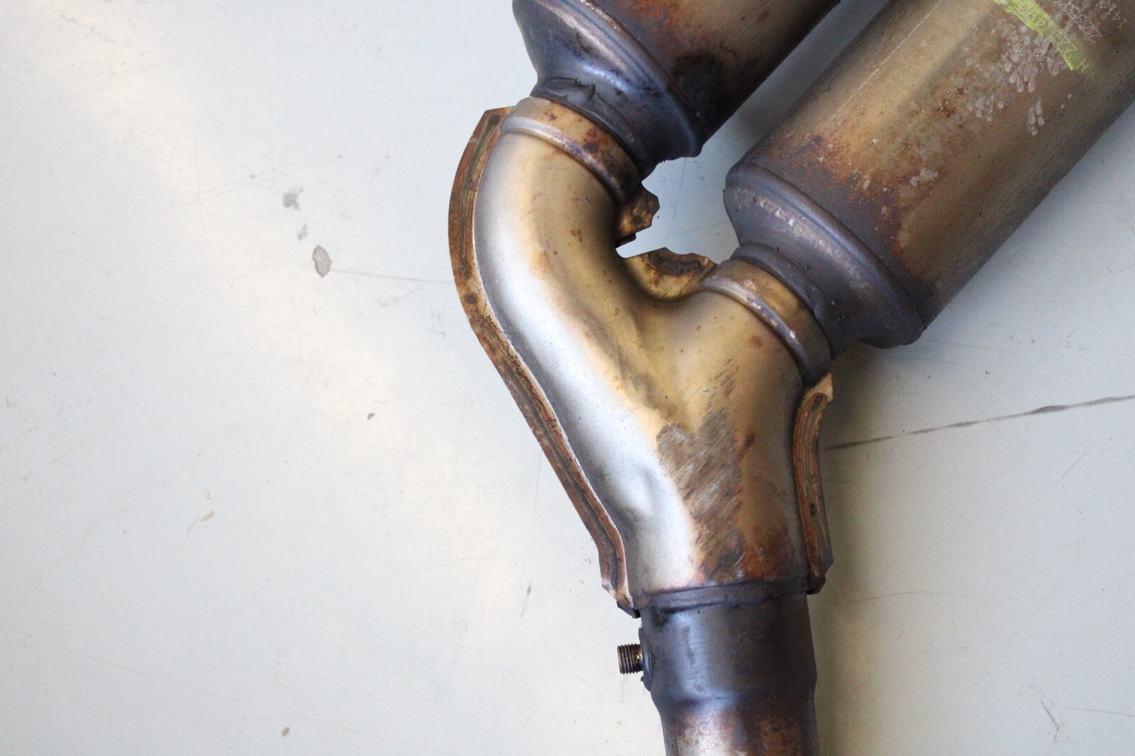 Mercedes W221 S350 3.0 Bluetec 2012-2013 OEM Exhaust Intermediate Resonator Pipe - Image 4