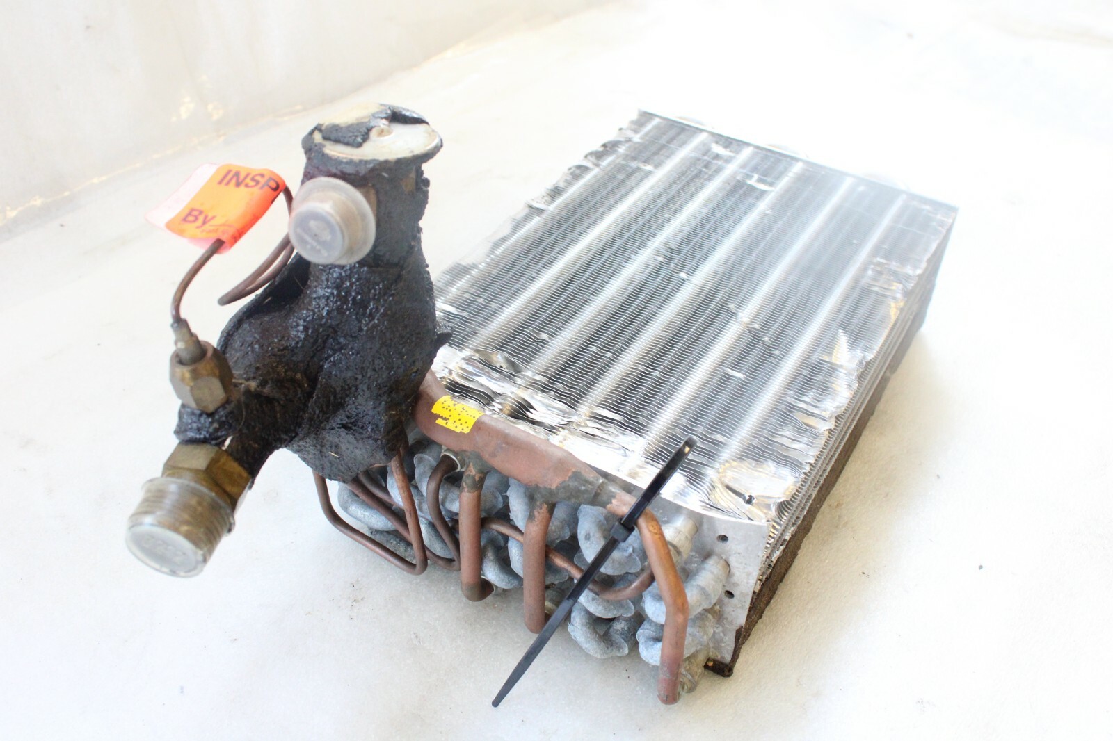 Porsche 911 1986-1989 OEM A/C Evaporator Core – Image 2
