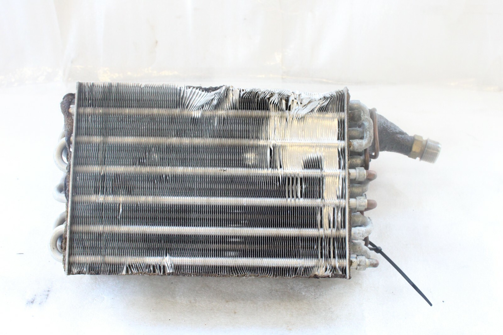 Porsche 911 1986-1989 OEM A/C Evaporator Core – Image 3
