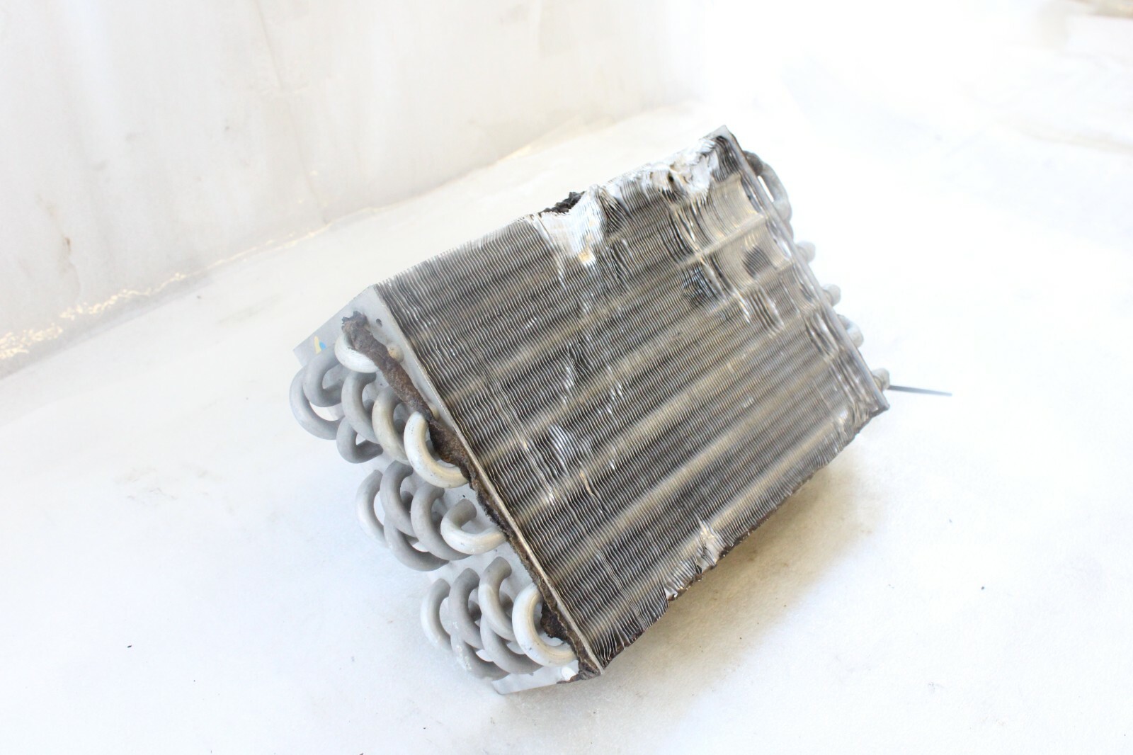 Porsche 911 1986-1989 OEM A/C Evaporator Core – Image 4