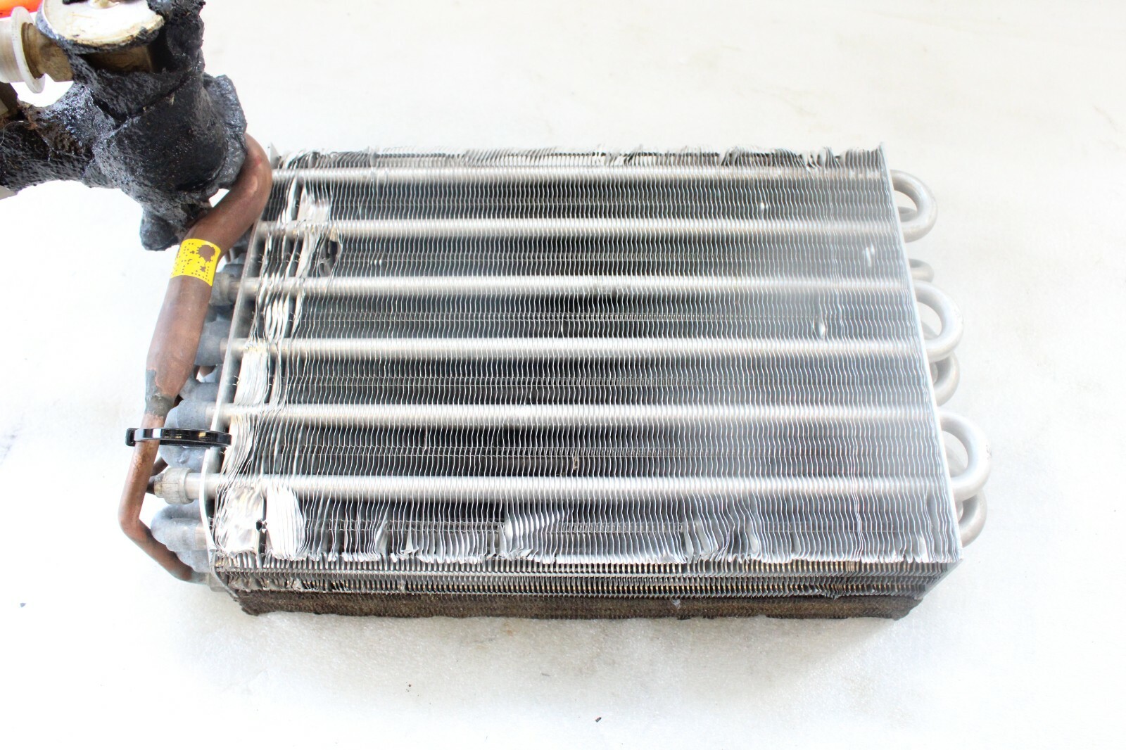 Porsche 911 1986-1989 OEM A/C Evaporator Core – Image 7