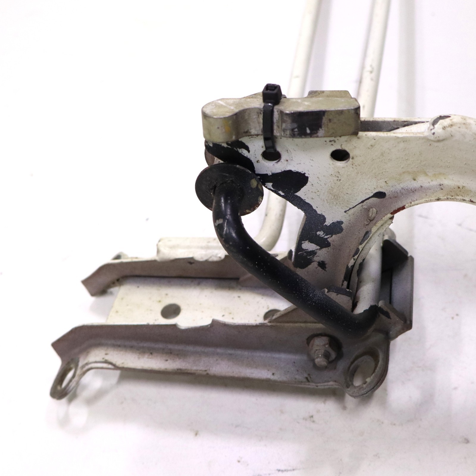 Bentley Rolls Royce 1981-1999 OEM Trunk Hinge Rear Right (Passenger Side) - Image 4
