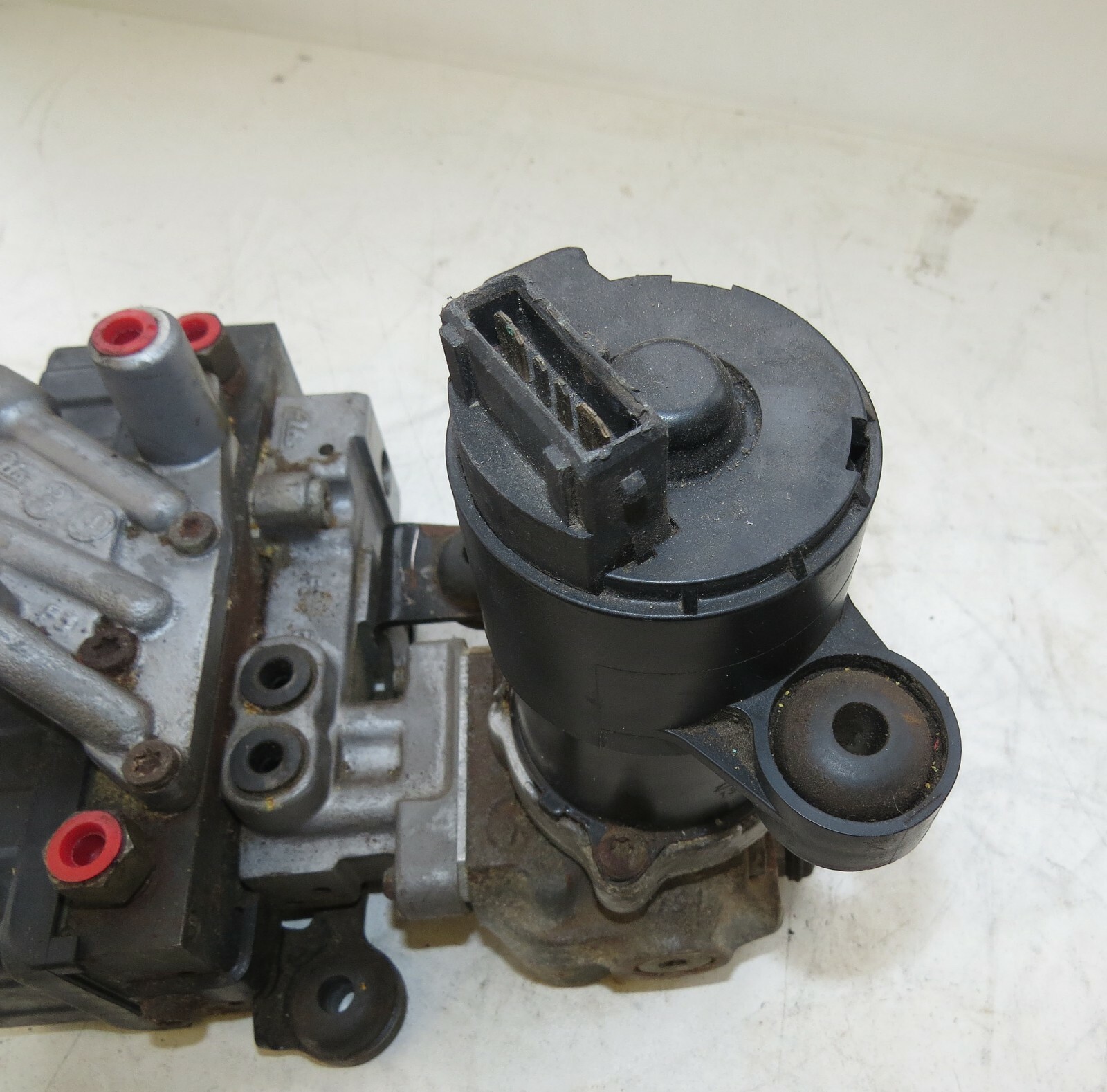 Volkswagen Golf Passat 1993 1994 1995 1996 1997 OEM ABS Brake Pump Unit - Image 4