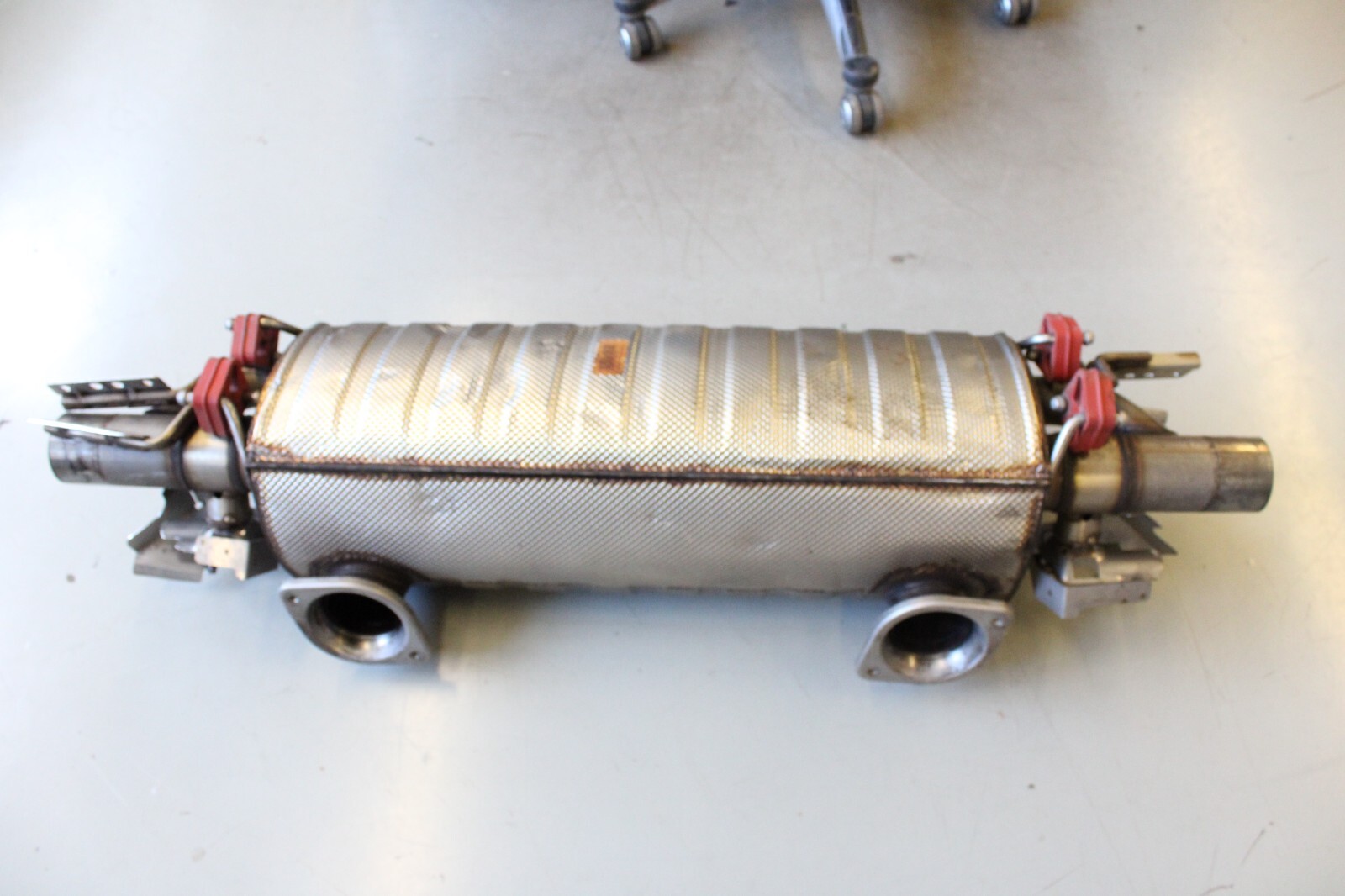 Aston Martin Vantage V8 2018-2023 OEM Single Exhaust Muffler System Assembly Tip - Image 2