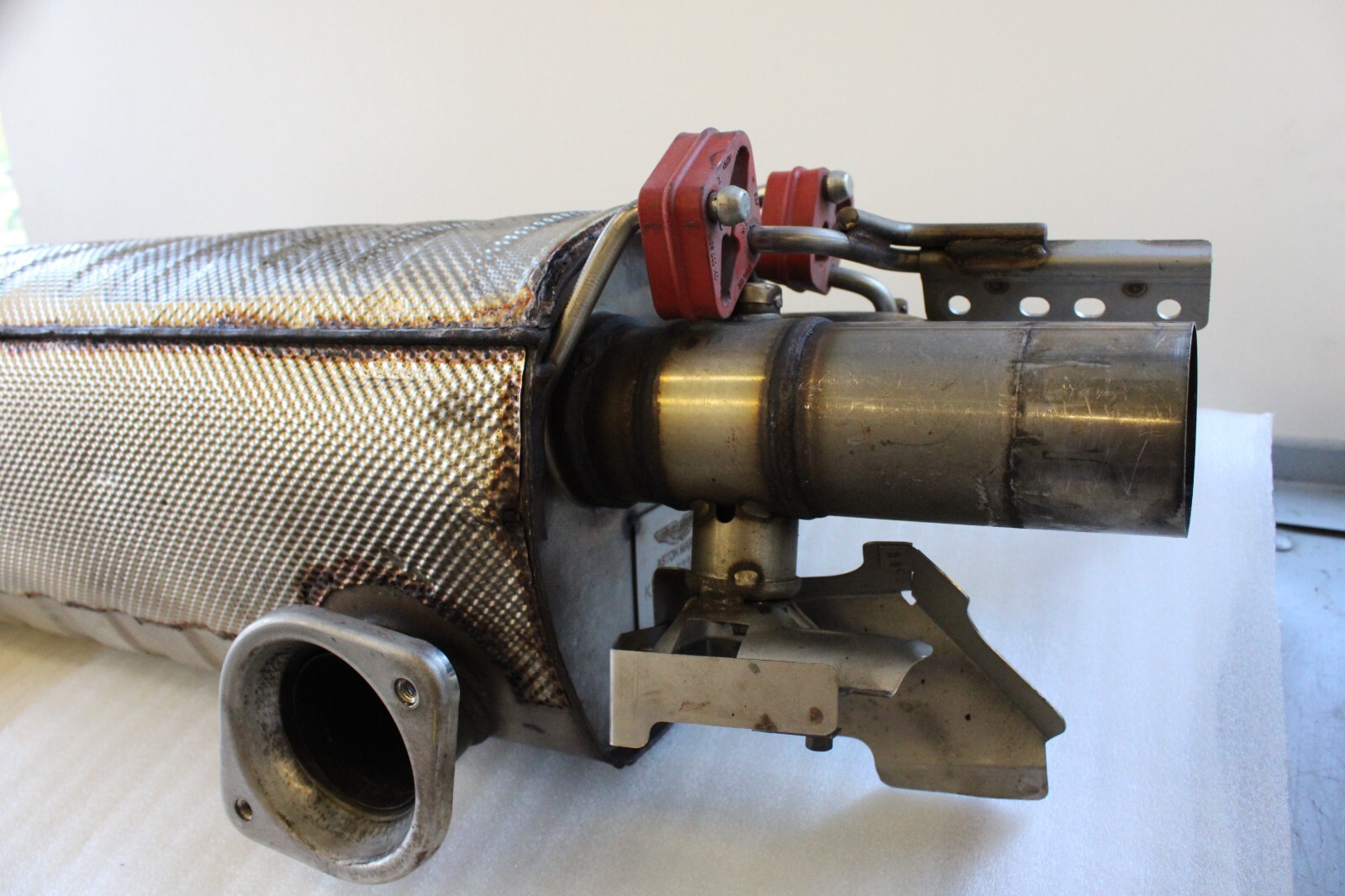 Aston Martin Vantage V8 2018-2023 OEM Single Exhaust Muffler System Assembly Tip - Image 5