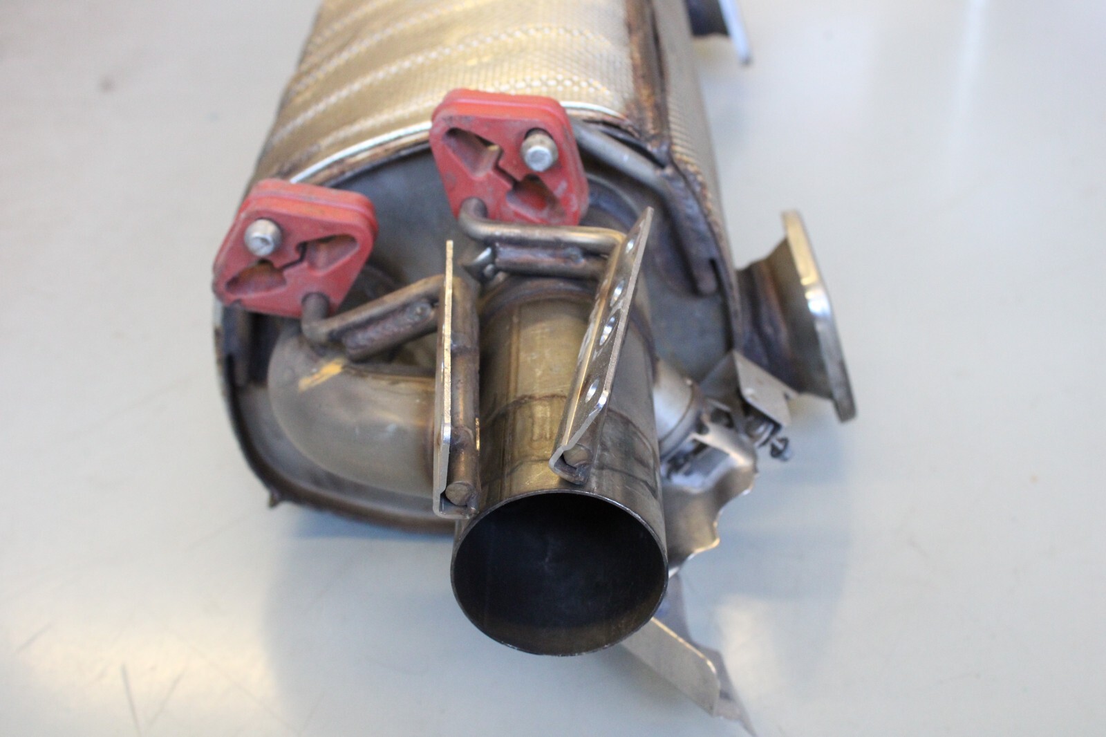 Aston Martin Vantage V8 2018-2023 OEM Single Exhaust Muffler System Assembly Tip - Image 7