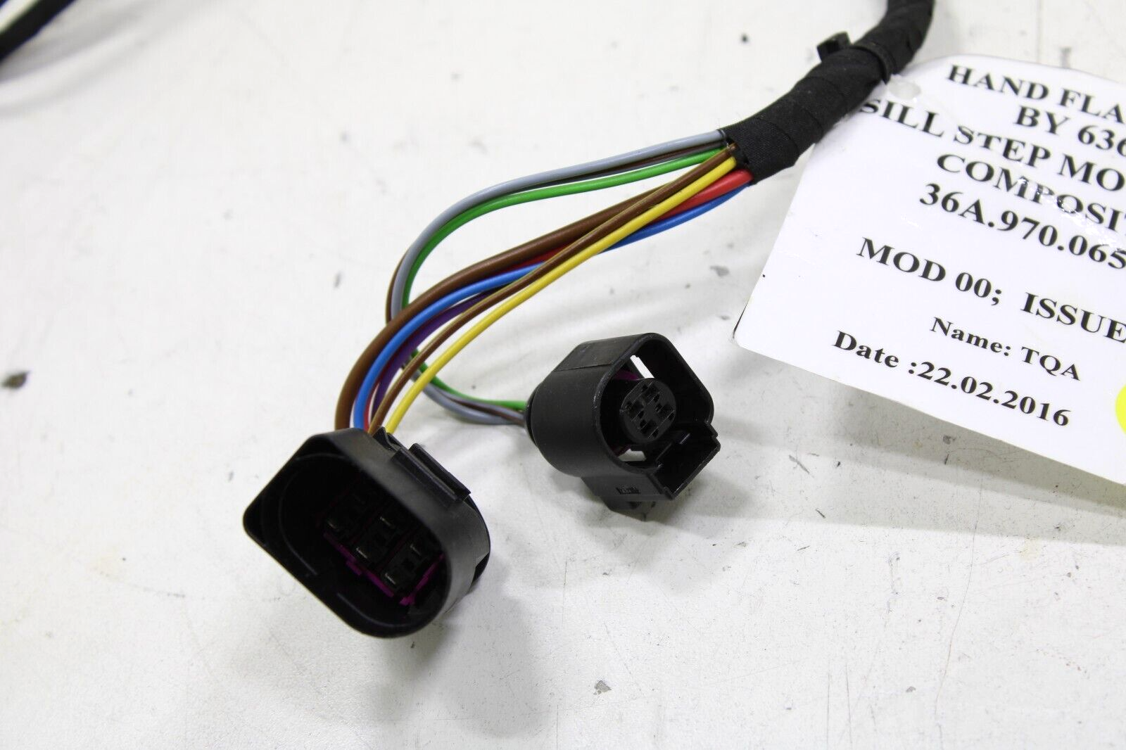 Bentley Bentayga 2017-2020 OEM Side Step Motor I/C Composite Wiring Harness - Image 10