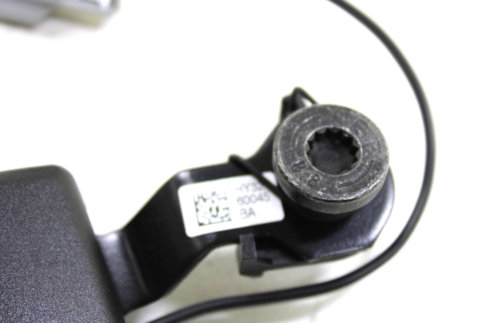 Land Rover Discovery 2017-2023 OEM NEW Seat Belt Buckle Second Row Left - Image 7