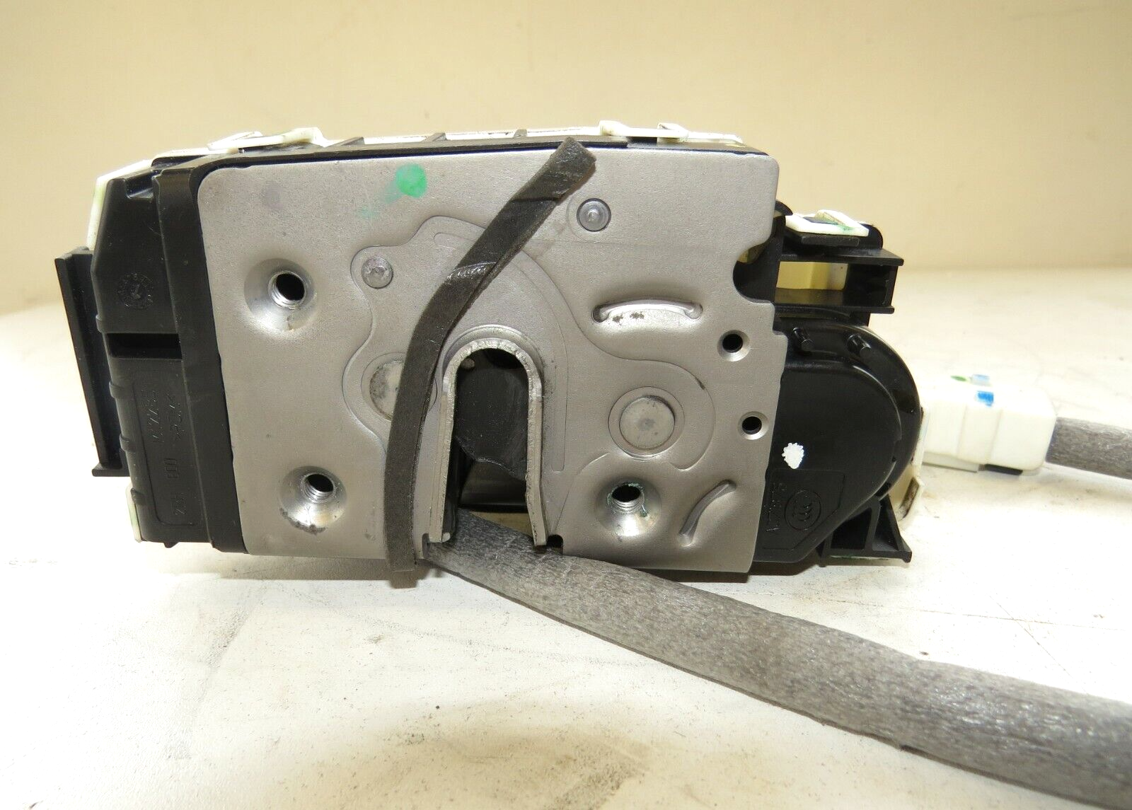 Mercedes 2012-2020 OEM Door Lock Actuator Front Right (Passenger Side) - Image 3