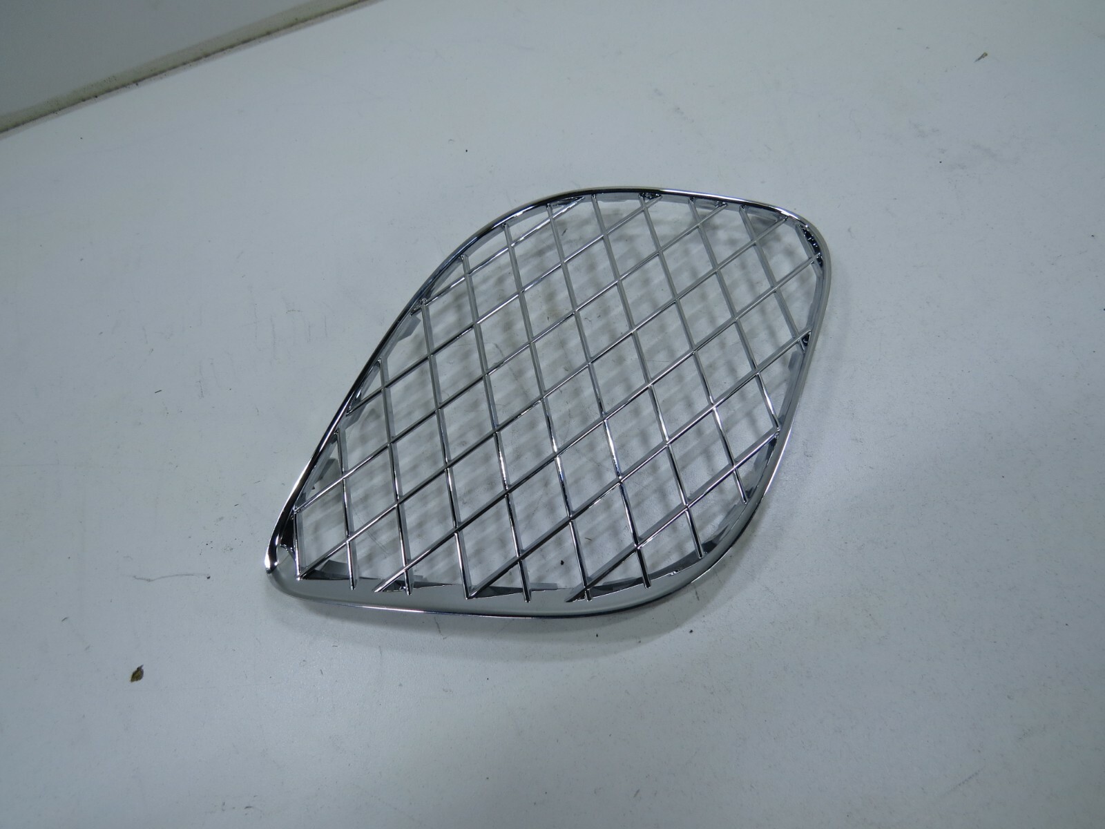 Bentley Continental 2006- 2012 OEM NEW Grille FR RH Lower - Image 3