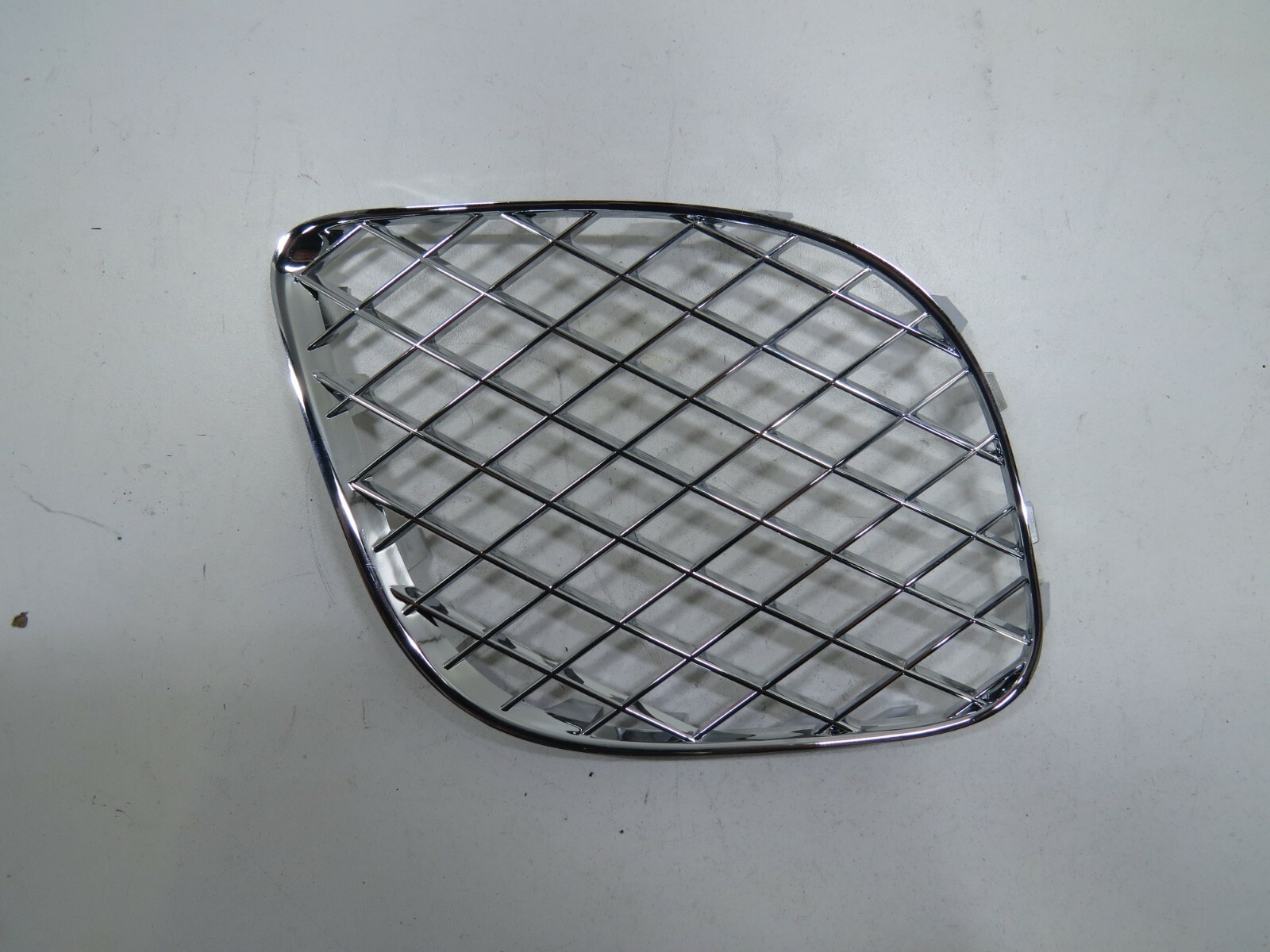 Bentley Continental 2006- 2012 OEM NEW Grille FR RH Lower - Image 4