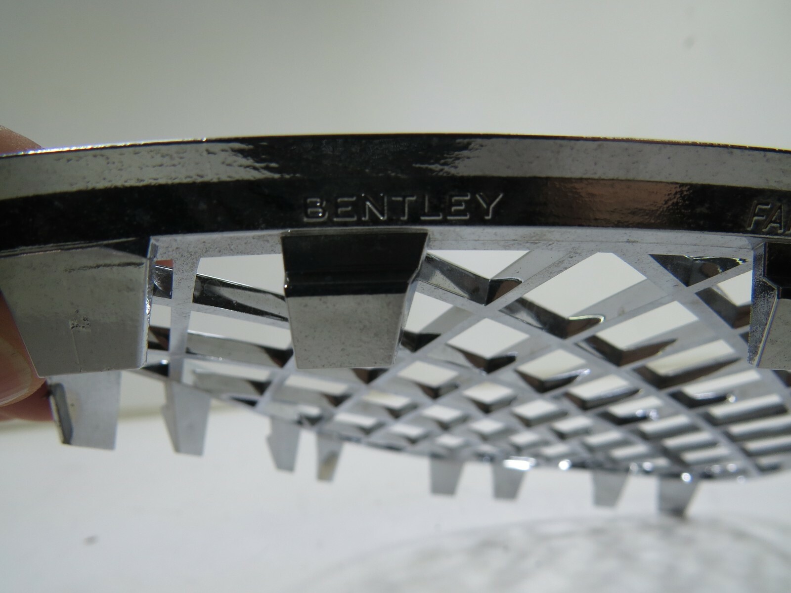 Bentley Continental 2006- 2012 OEM NEW Grille FR RH Lower - Image 7