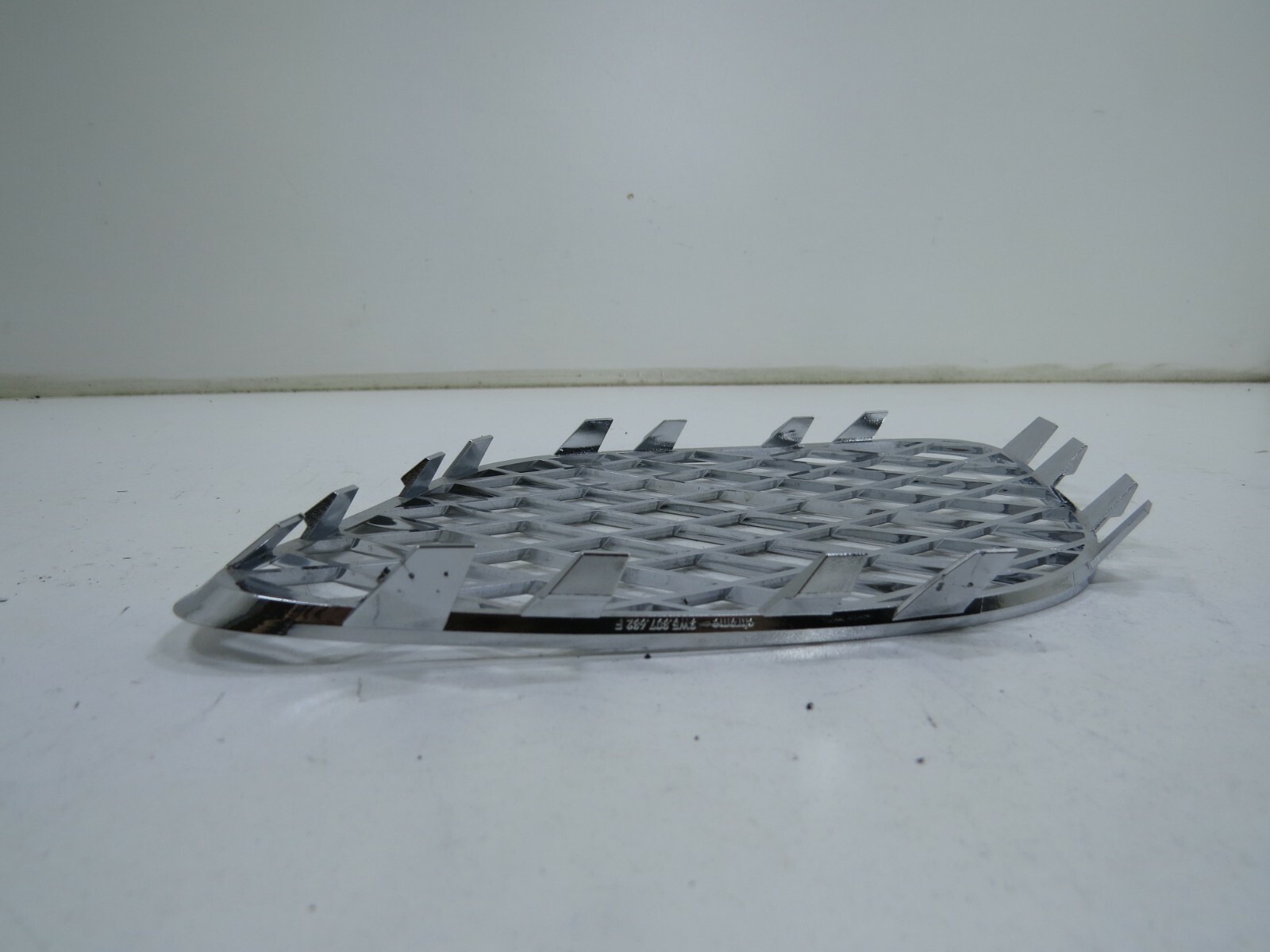 Bentley Continental 2006- 2012 OEM NEW Grille FR RH Lower - Image 11