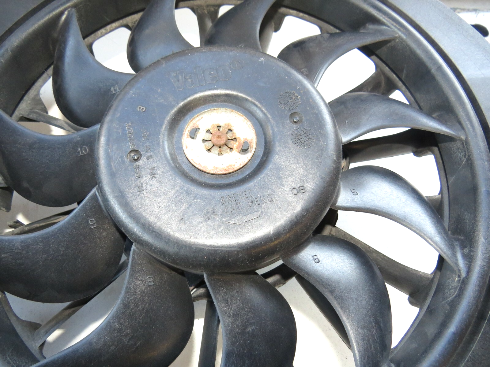 Audi A4 Quattro 2002-2008 OEM Engine Cooling Fan Without Module – Image 4