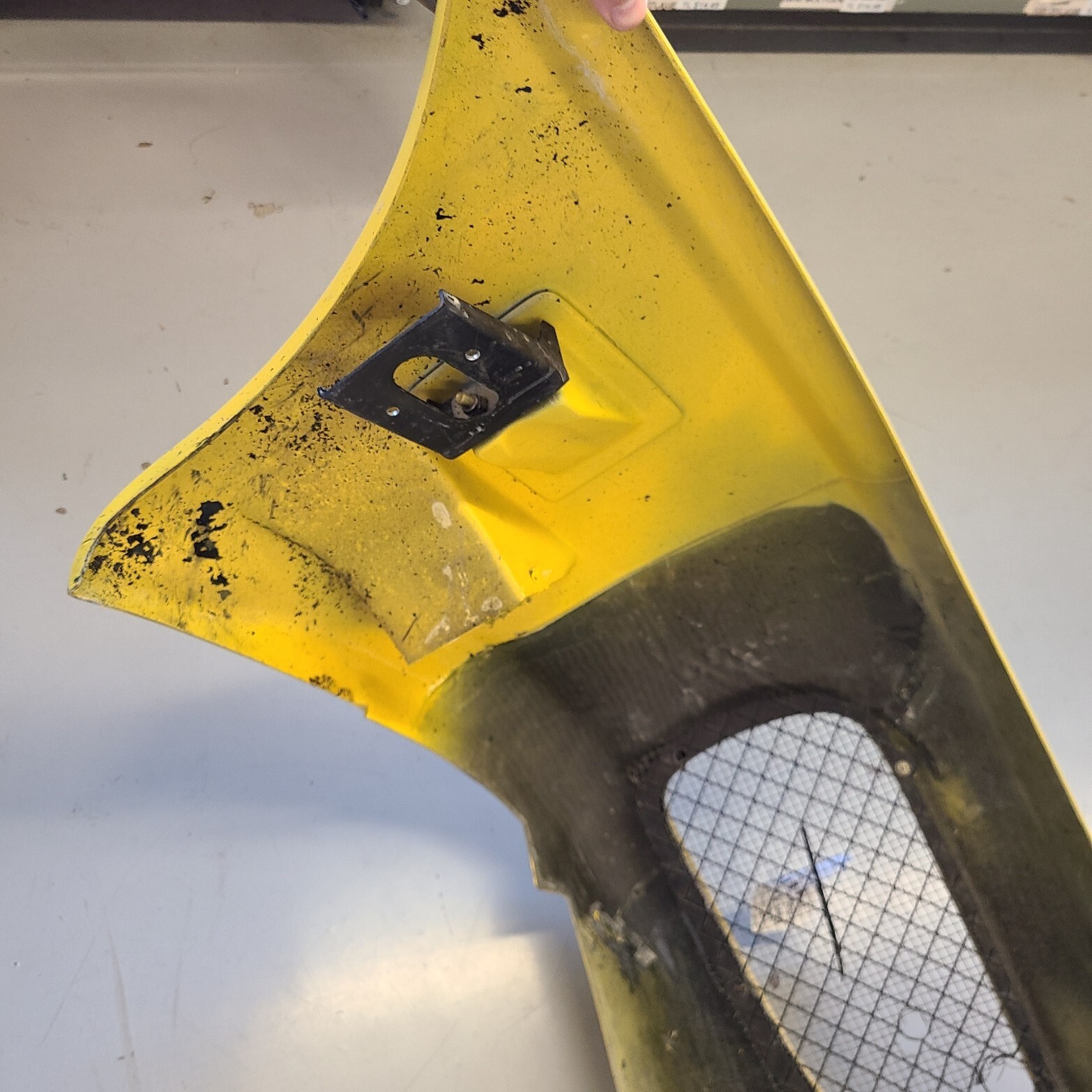 Pirelli Ferrari 360 Modena Spider 2001 2002 2003-2008 OEM Front Bumper Yellow – Image 11