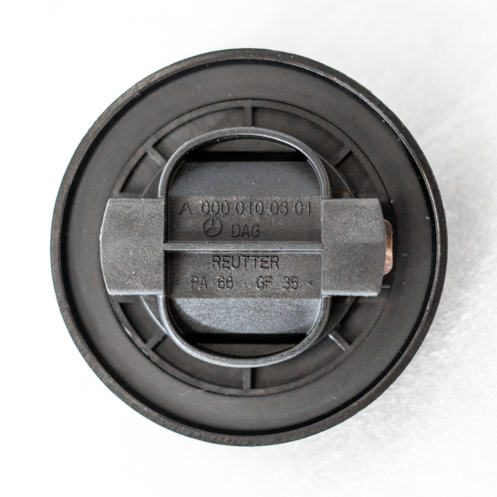 Mercedes-Benz OEM Engine Oil Filler Cap Genuine Original 0000100301 – Image 4