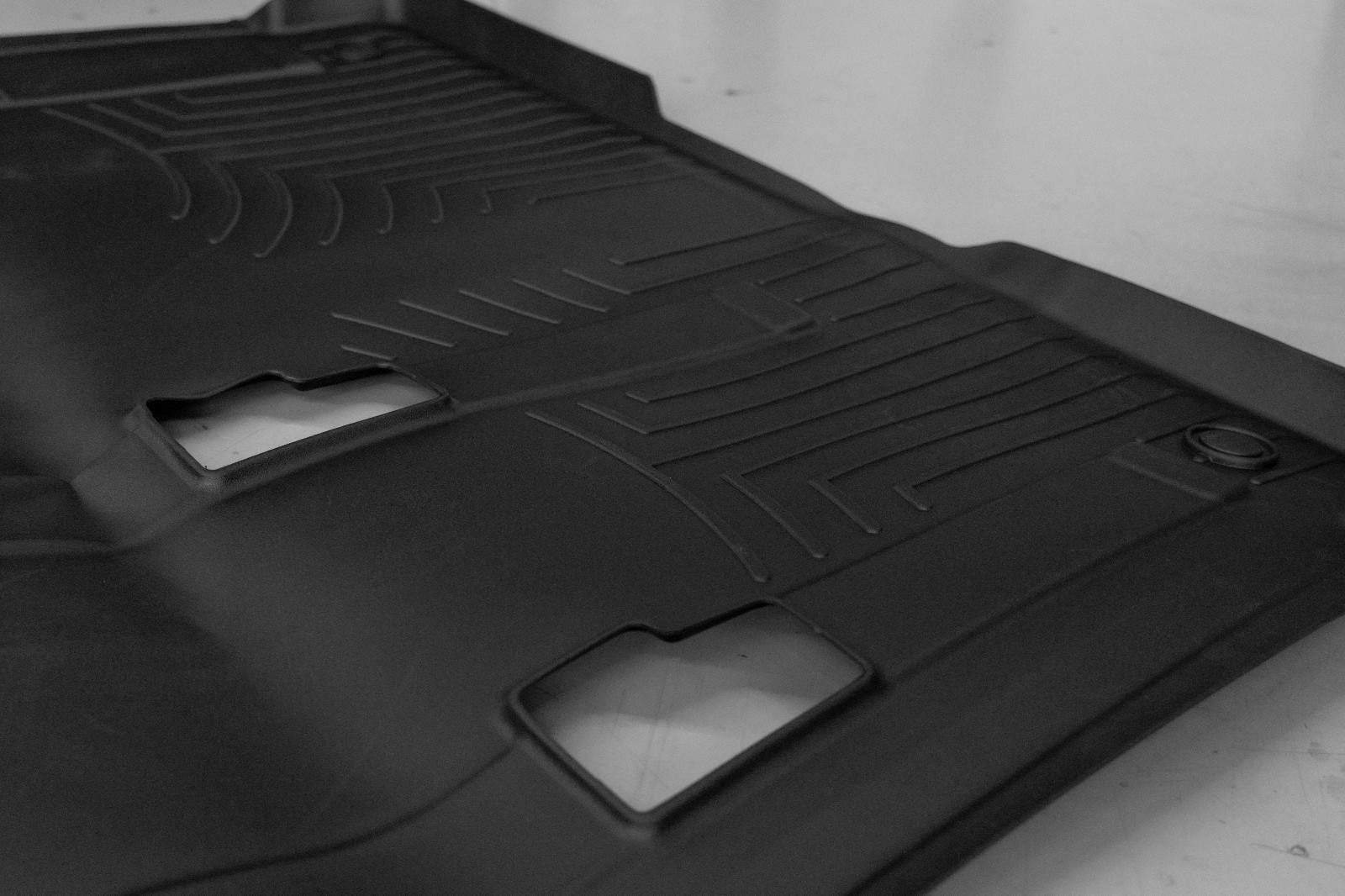 Mercedes Metris 2nd & 3rd Row Winter mat Tray OEM 2017-2025 - Image 4