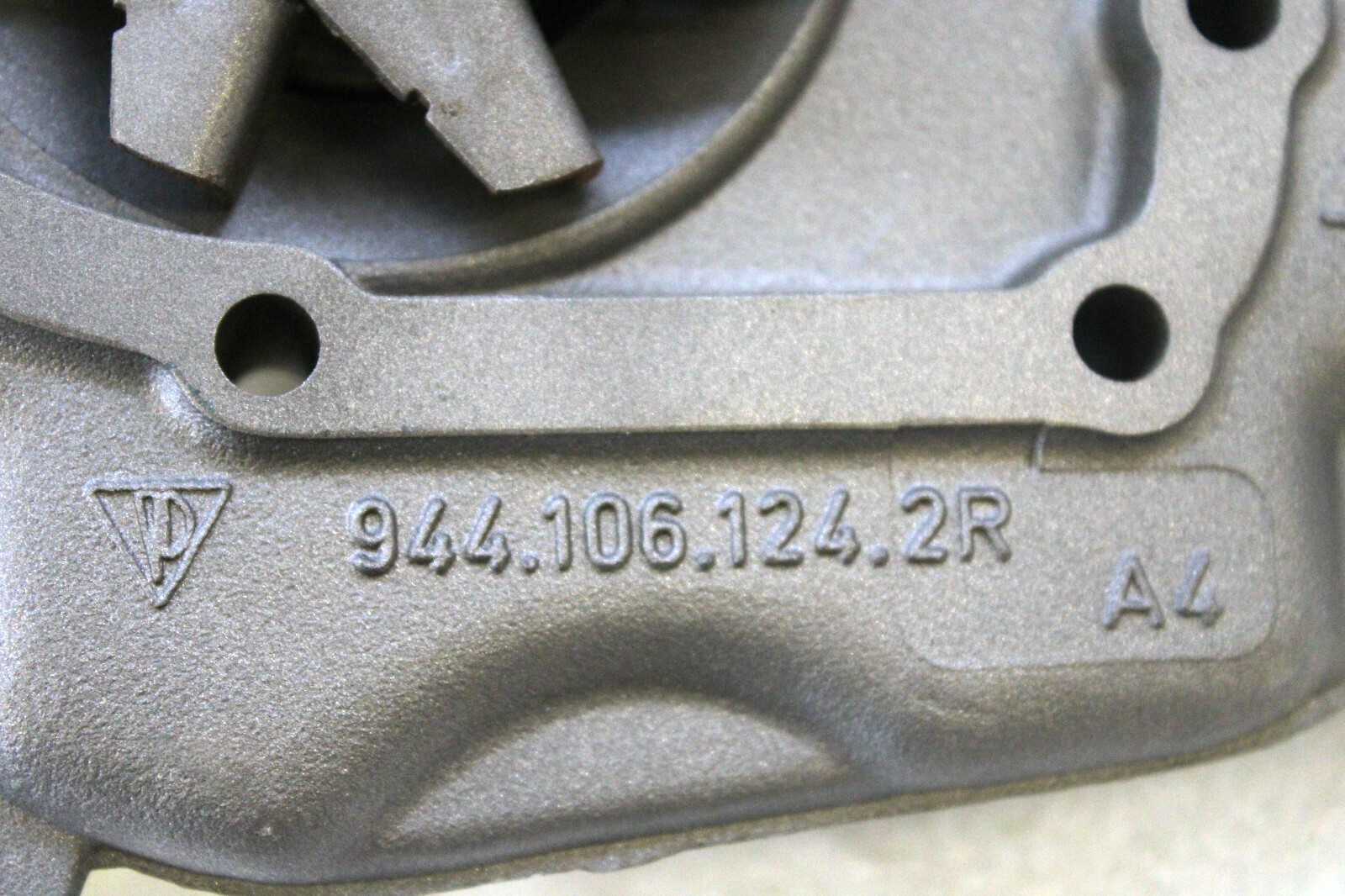 Porsche 944 S S2 2.5L 2.7L 3.0L 968 3.0L 1989-1995 OEM Water Pump - Image 9