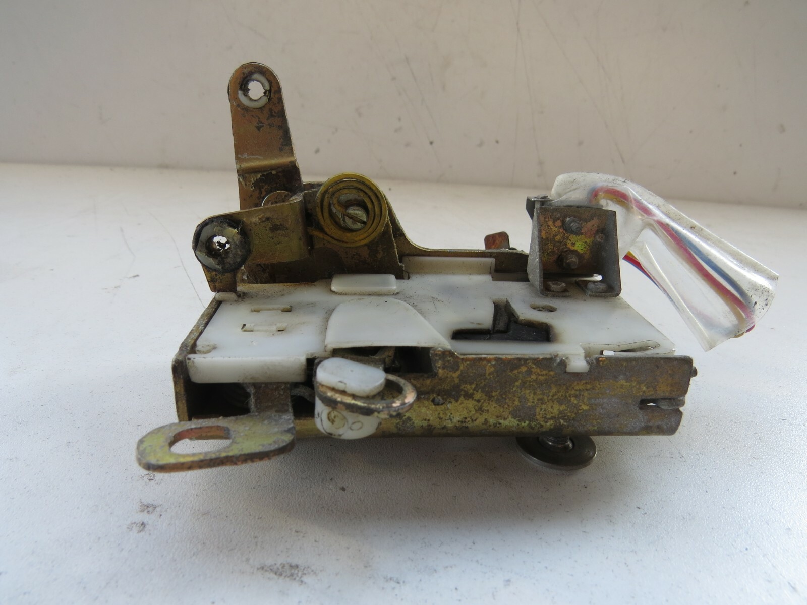 Bentley Rolls Royce 1983-84 1985 1986 1987 1988 1989 OEM Door Lock Latch FR RH - Image 6