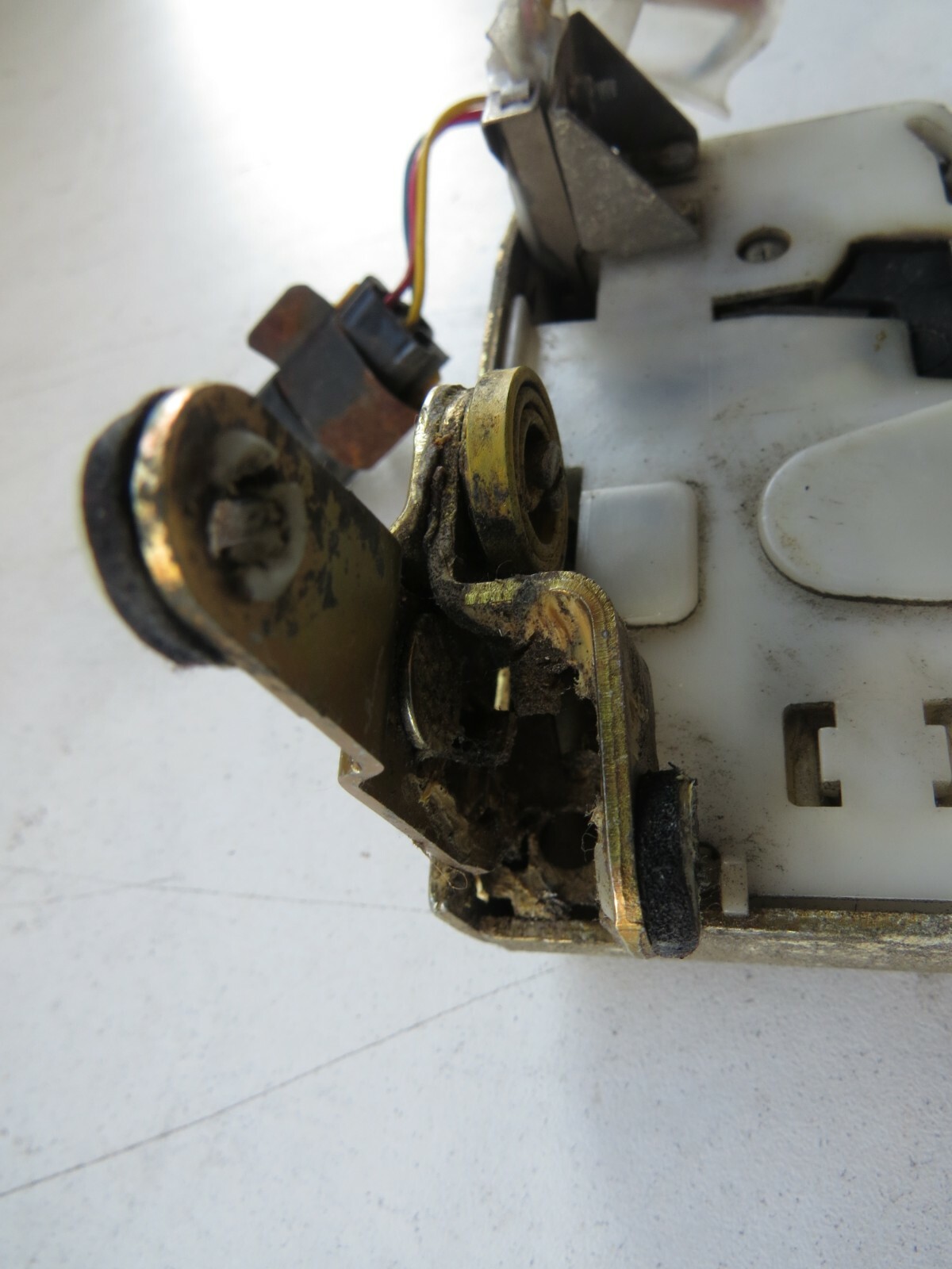 Bentley Rolls Royce 1983-84 1985 1986 1987 1988 1989 OEM Door Lock Latch FR RH - Image 8