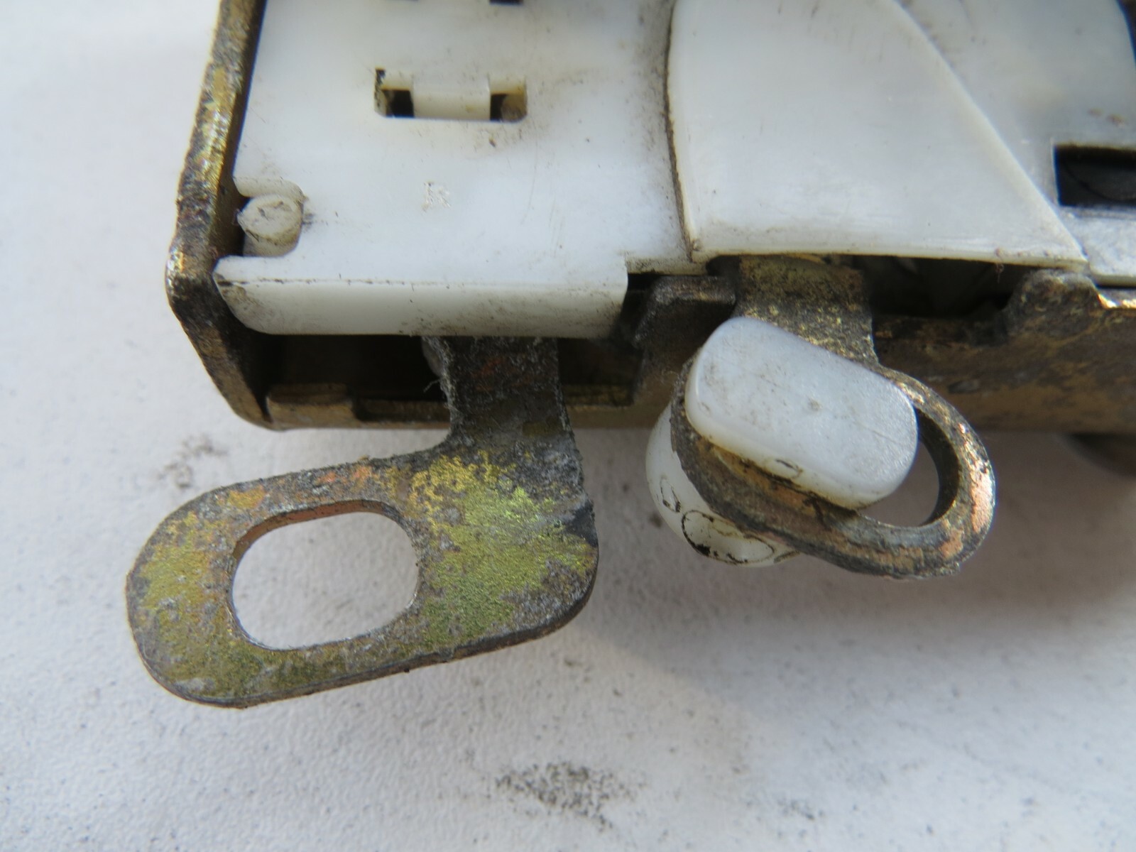 Bentley Rolls Royce 1983-84 1985 1986 1987 1988 1989 OEM Door Lock Latch FR RH - Image 9