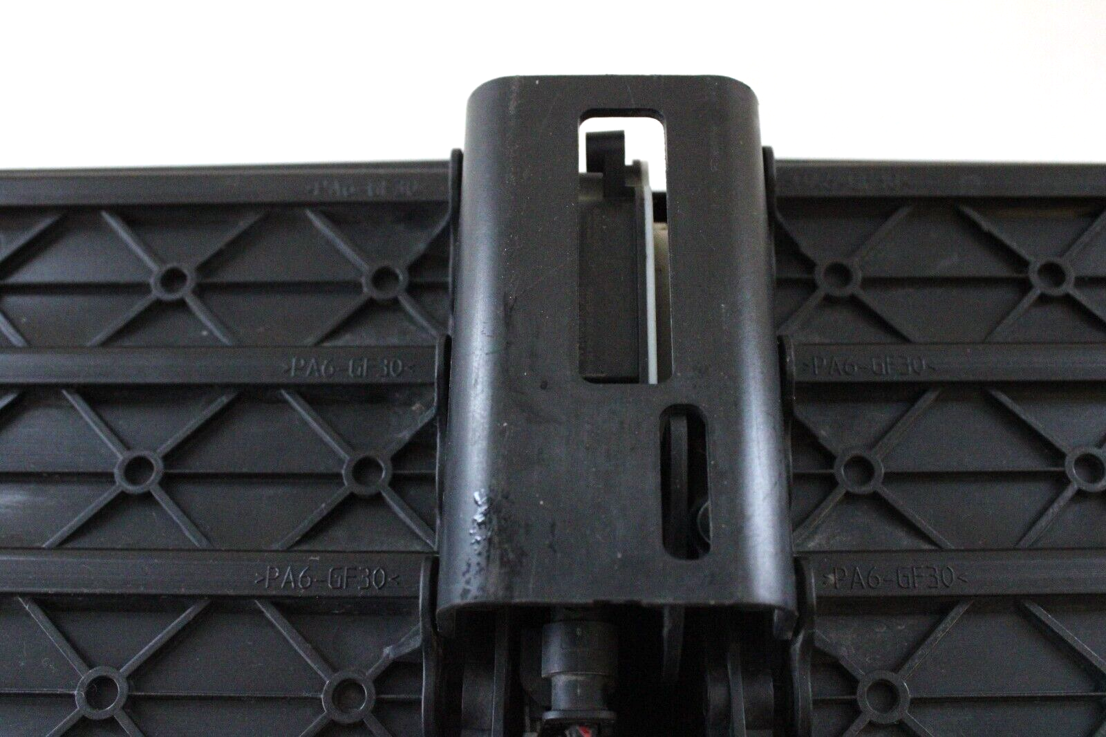 Jaguar I-Pace 2019 OEM Radiator Shutter Flap Control Grille Front - Image 14