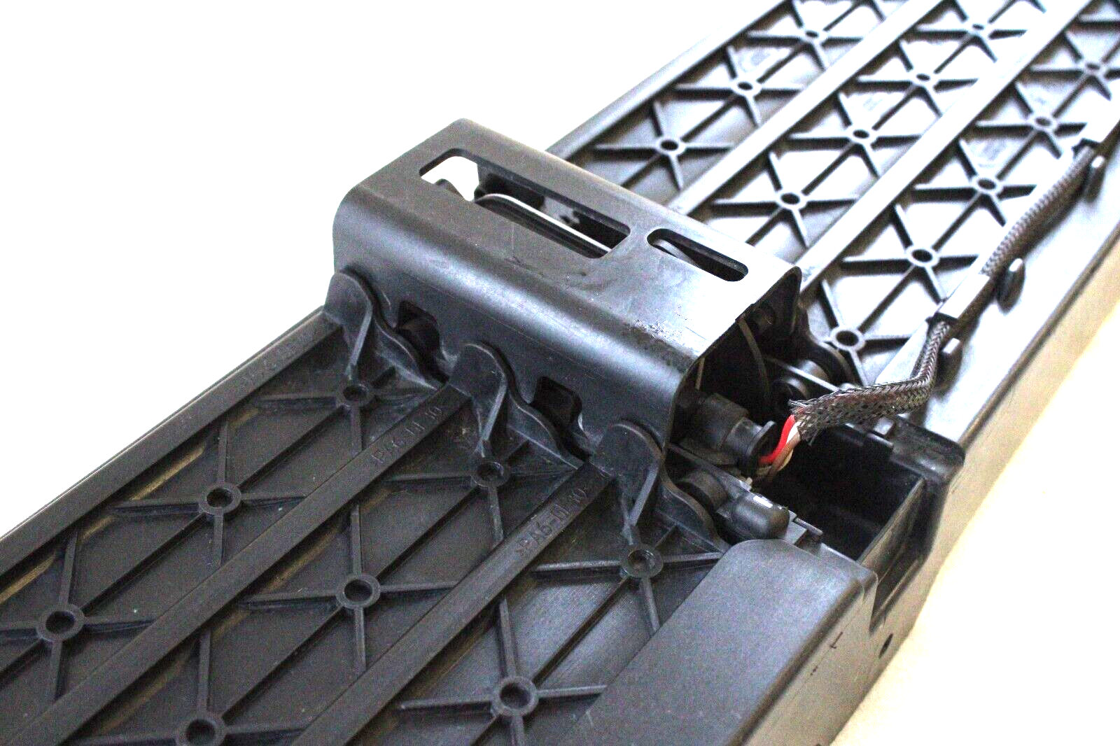 Jaguar I-Pace 2019 OEM Radiator Shutter Flap Control Grille Front - Image 20