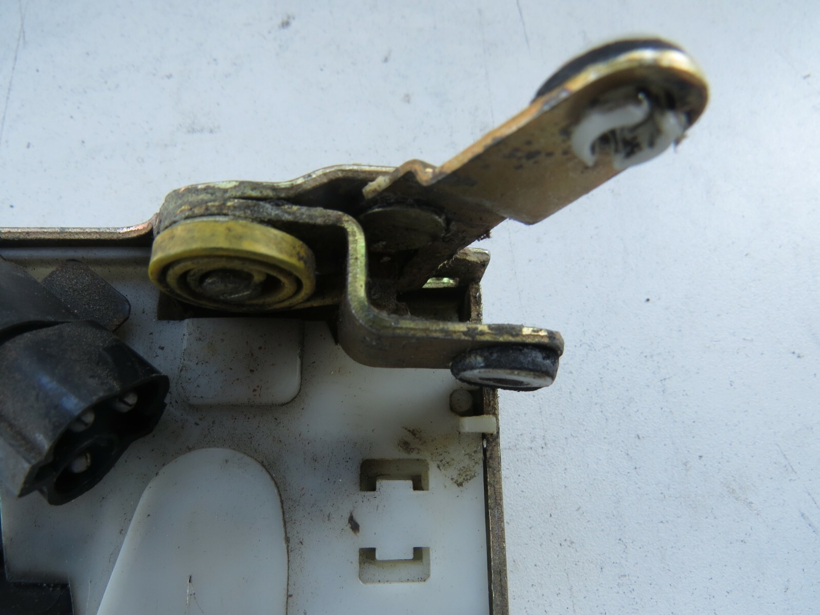 Bentley Rolls Royce 1983-84 1985 1986 1987 1988 1989 OEM Door Lock Latch FR LH - Image 9