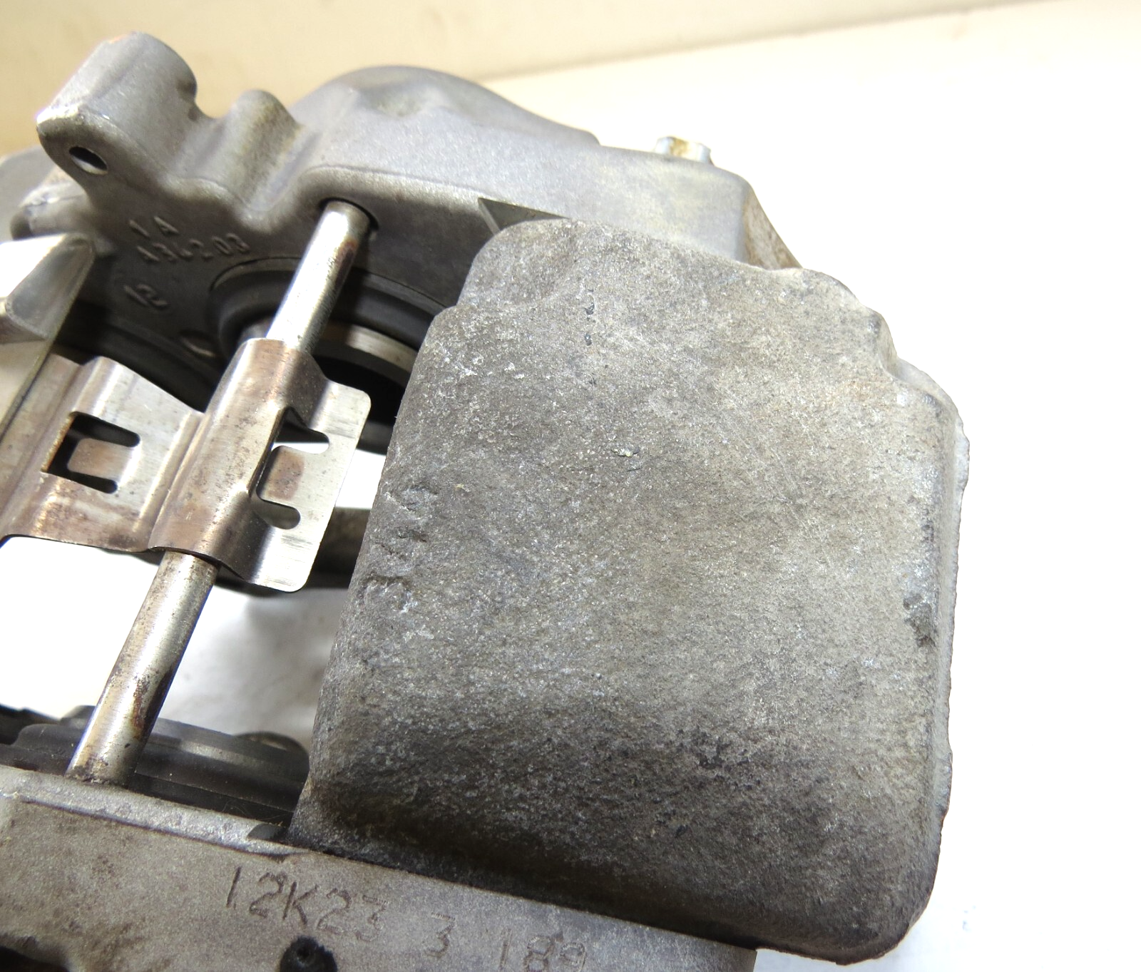 Mercedes E550 2010-2011 OEM Brake Caliper Front Left (Driver Side) - Image 4